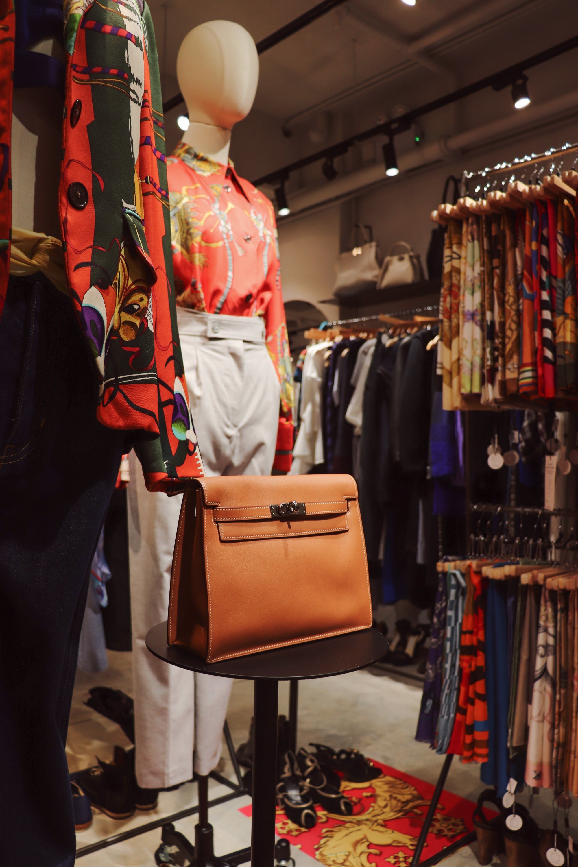 Best shops for vintage and pre-owned handbags in Hong Kong