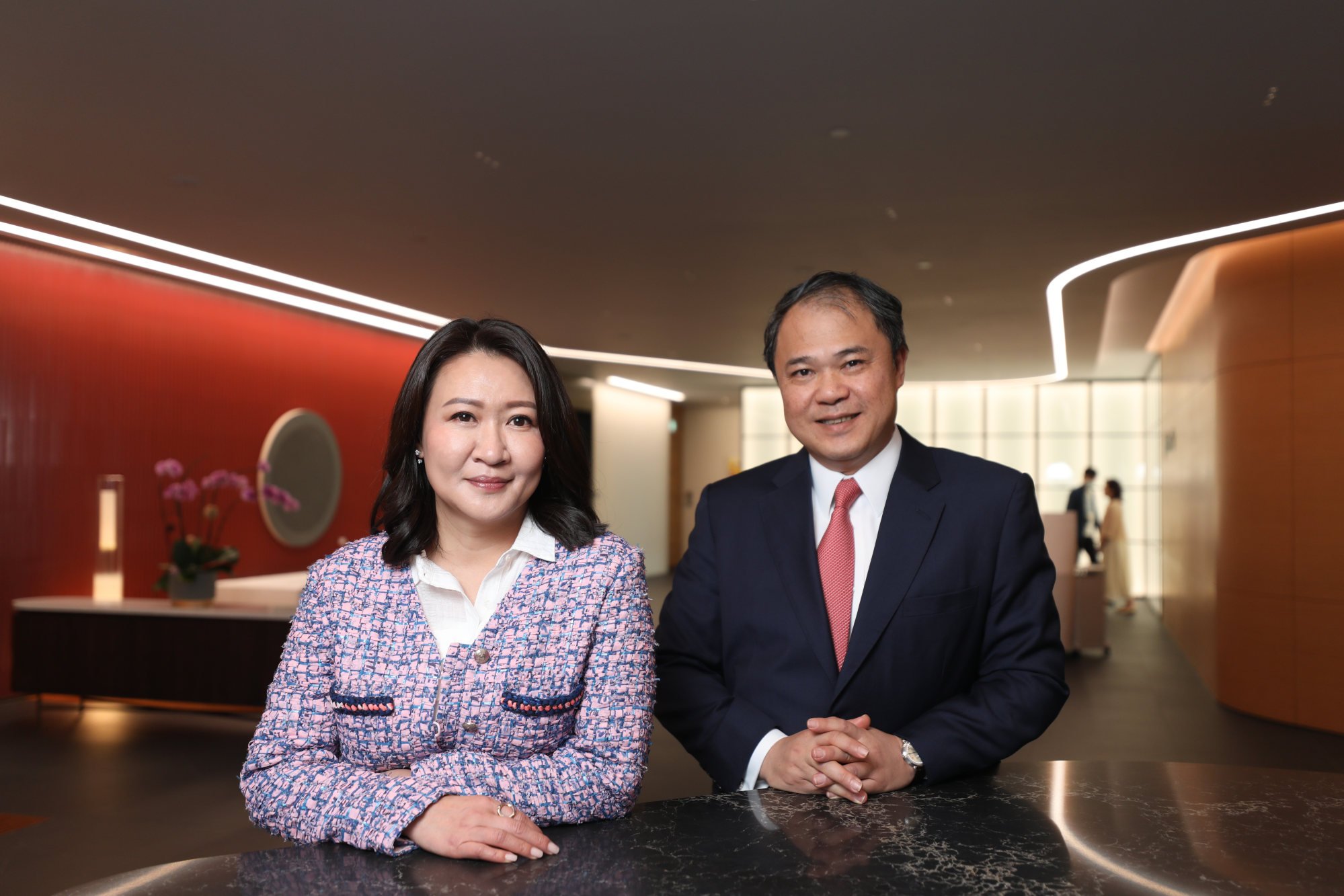 Eleanor Yuen Man-Suet (left), head of wealth planning for Asia-Pacific, and David Shick, head of private banking for Greater China at Julius Baer’s office in Quarry Bay. Photo: Xiaomei Chen