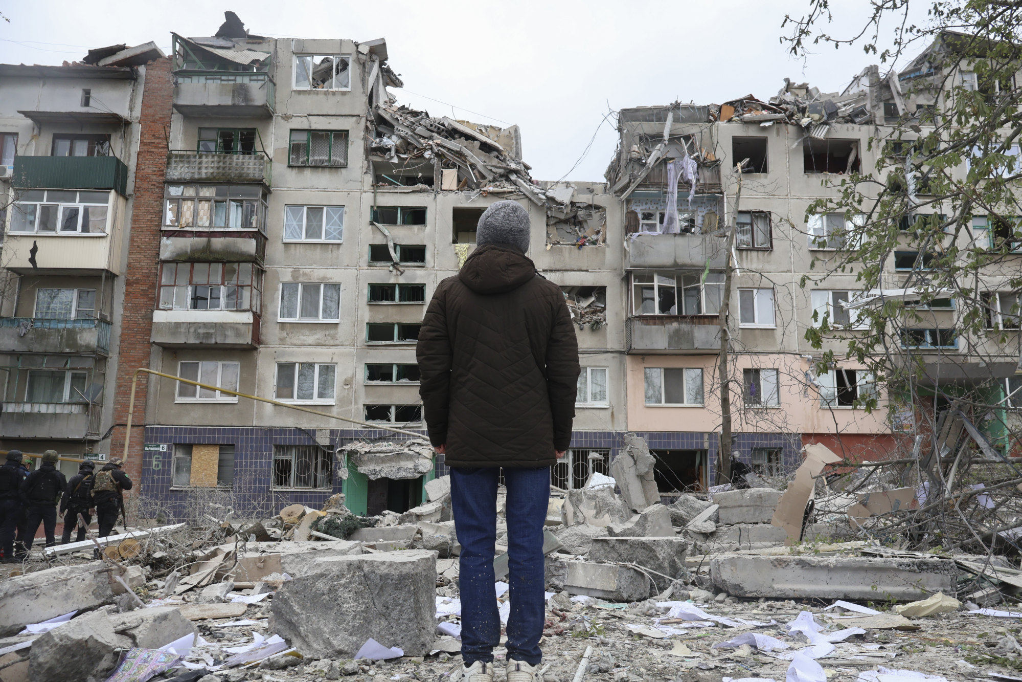 Russian strike kills 11 in eastern Ukraine, Moscow claims gains near ...