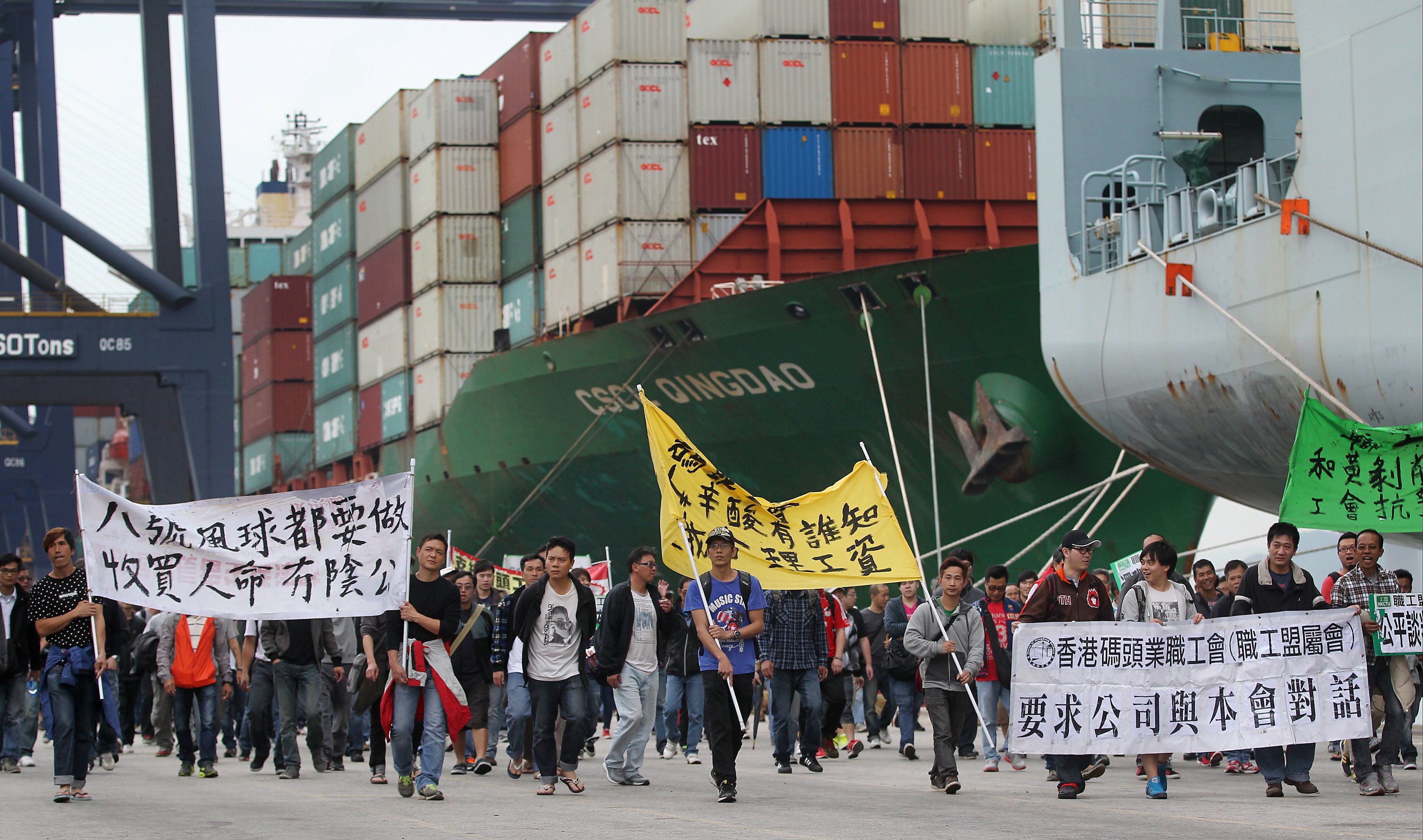 Dock workers went on strike for 40 days in 2013. Photo: SCMP