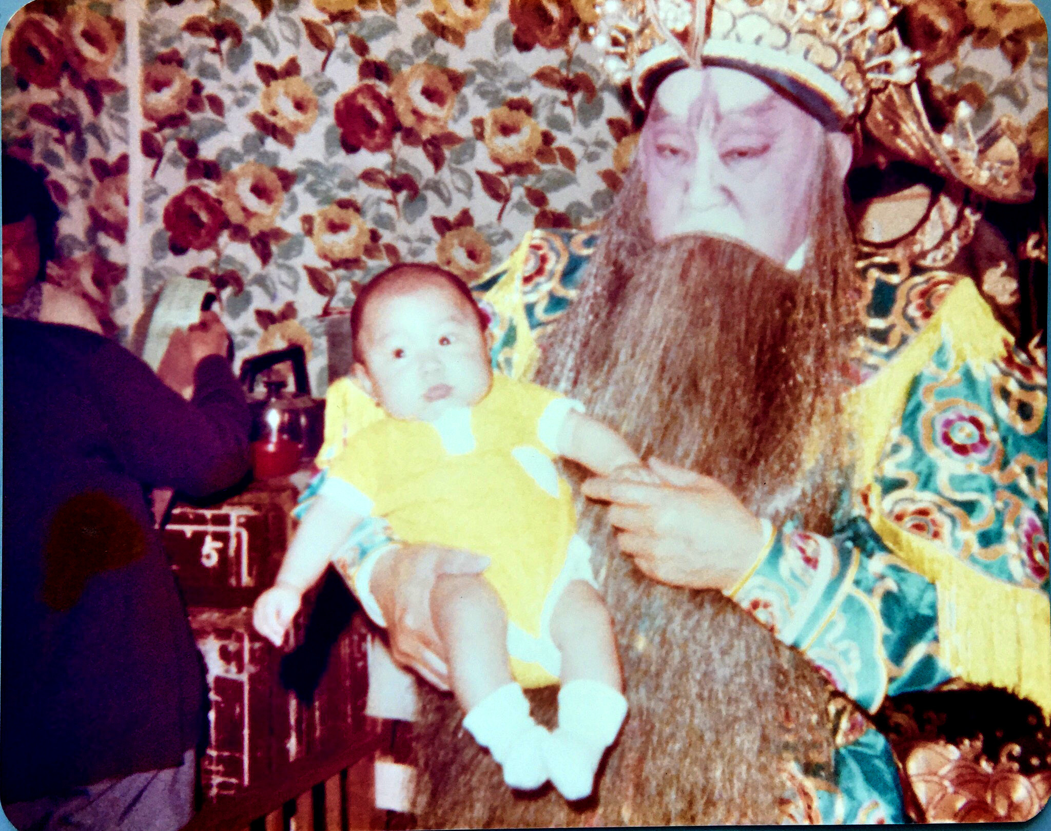 Leung Sing-por, in Cantonese opera costume, holding a baby Andrew Leung. The Diamond Restaurant brand owner reflects on what it was like having the legendary TV and movie star as his grandad. Photo: courtesy of Andrew Leung Tze-wung