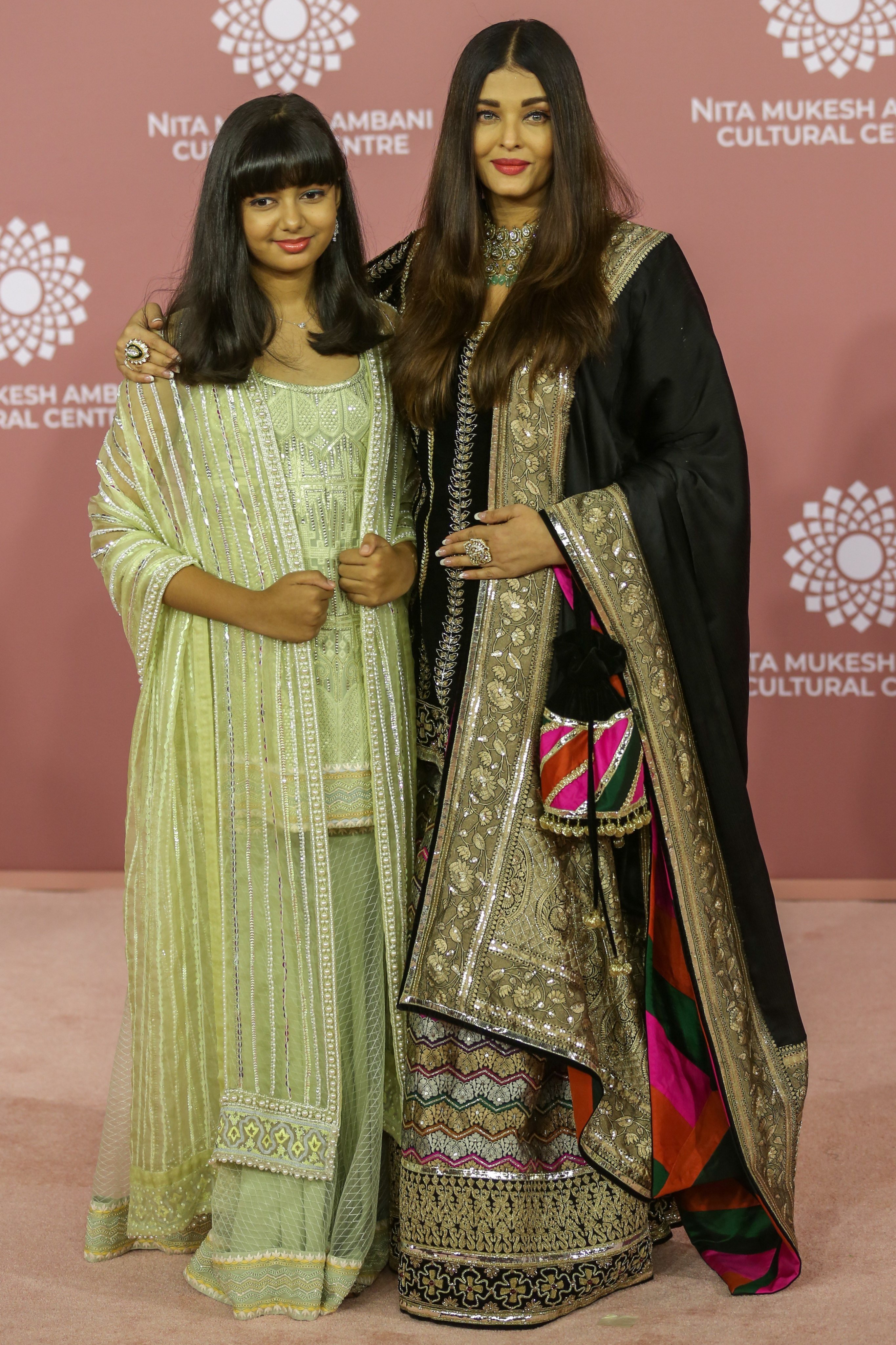 Aaradhya Bachchan, granddaughter of Bollywood superstar Amitabh Bachchan, with her mother Aishwarya Rai Bachchan. Photo: EPA-EFE