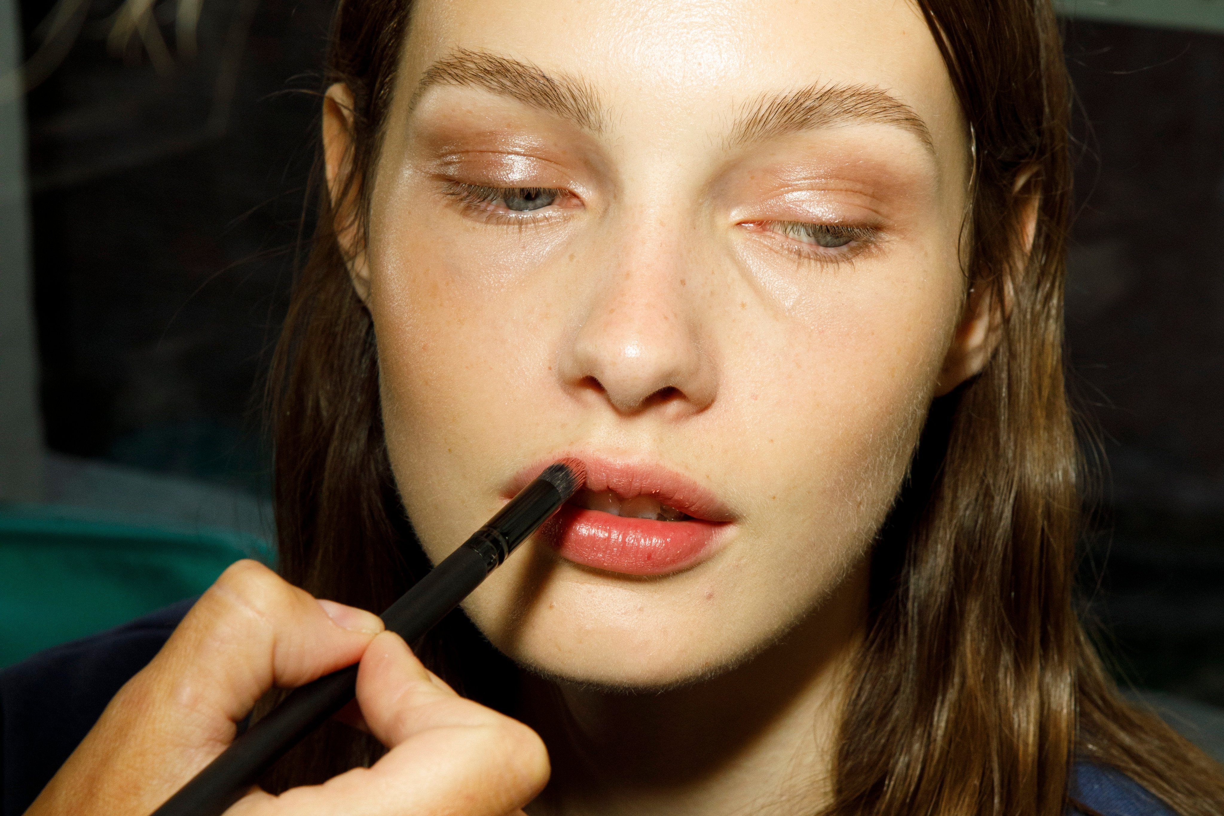 The Contour Makeup Debate: The Experts Weigh In