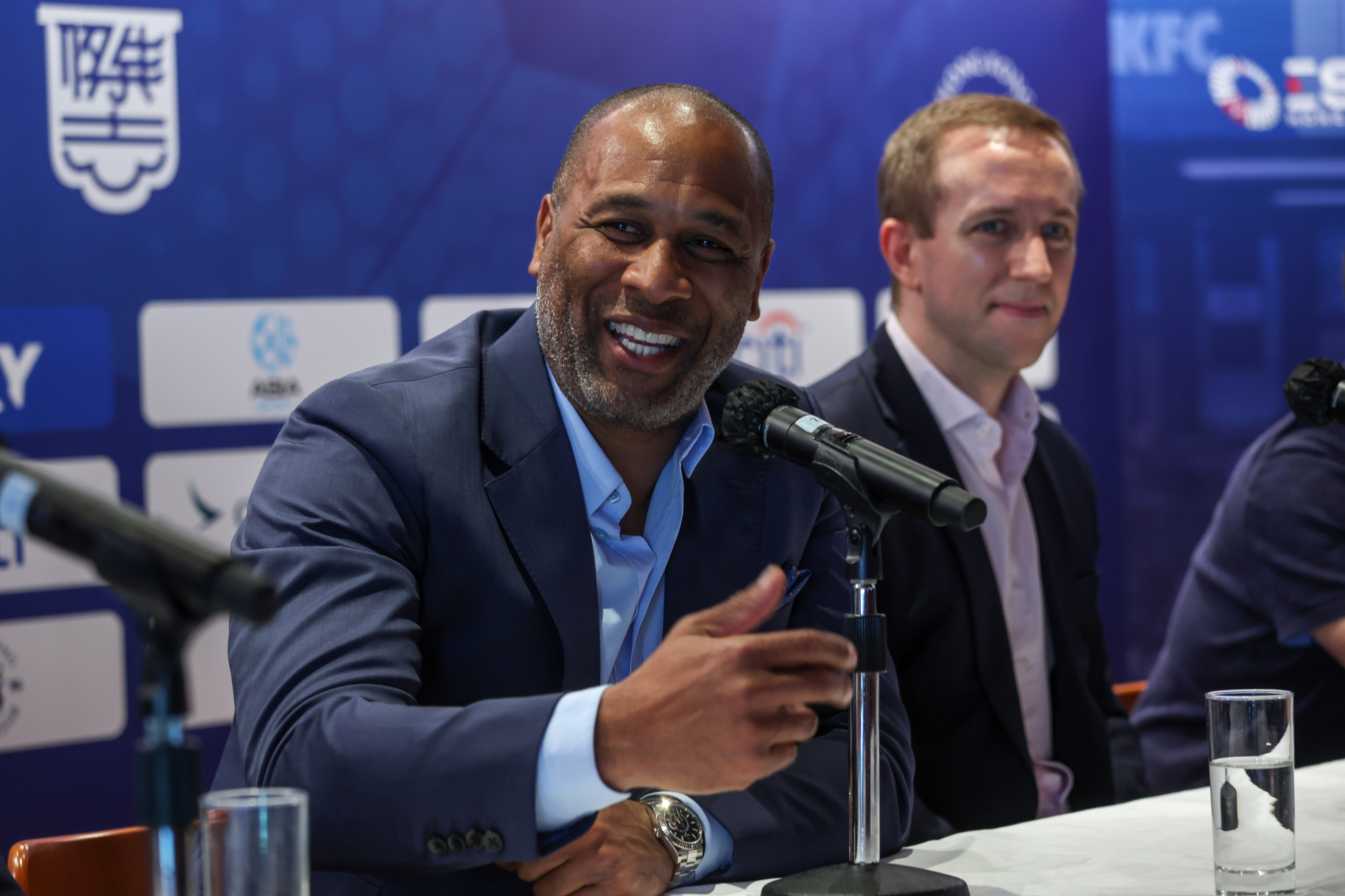 Les Ferdinand (left) at the press conference for the HKFC City Soccer Sevens draw at Football Club in Happy Valley. Photo: Yik Yeung-man