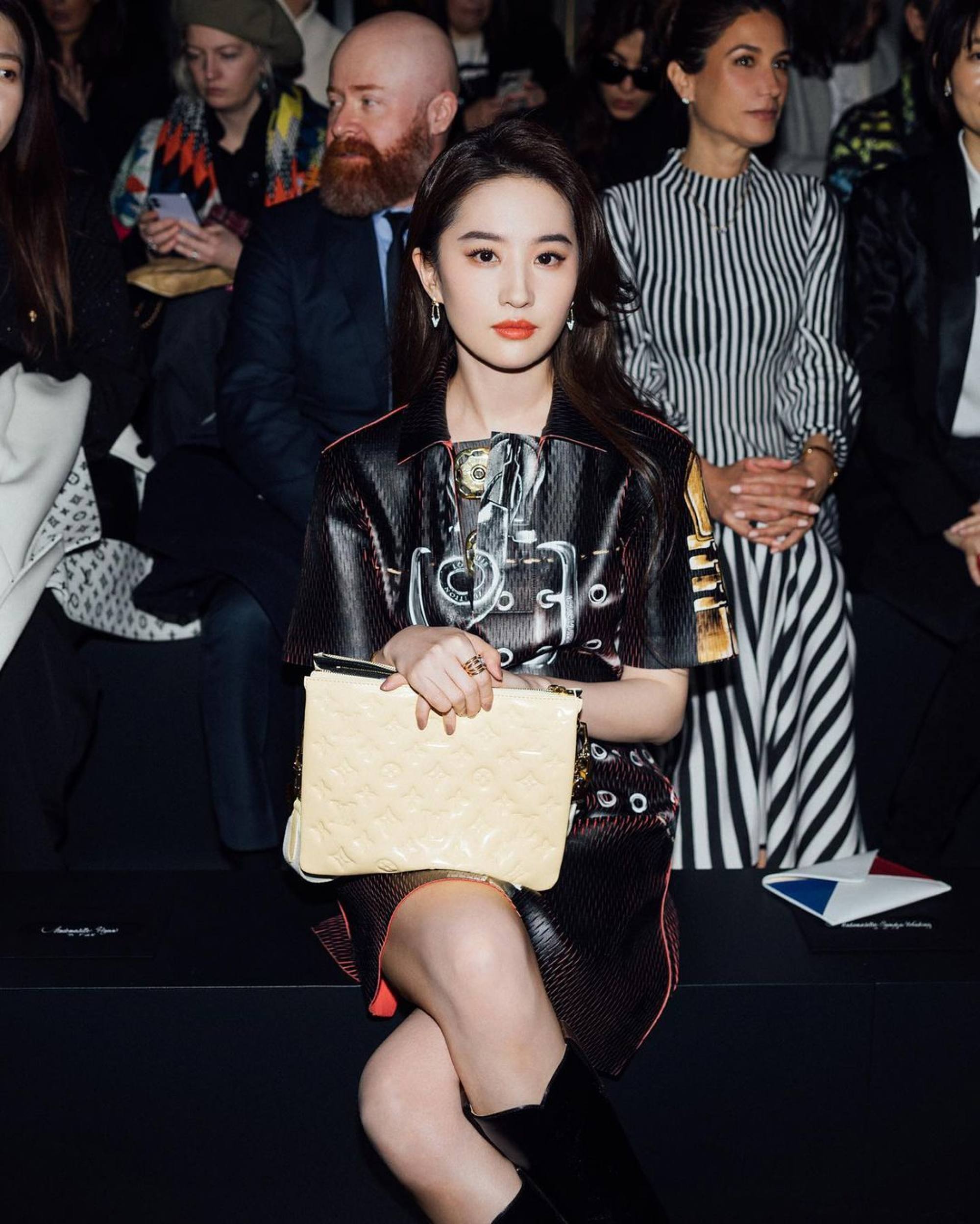 Liu Yifei Reportedly Gave Louis Vuitton Bags To The Crew Of A Dream Of  Splendor When Filming Wrapped - 8days