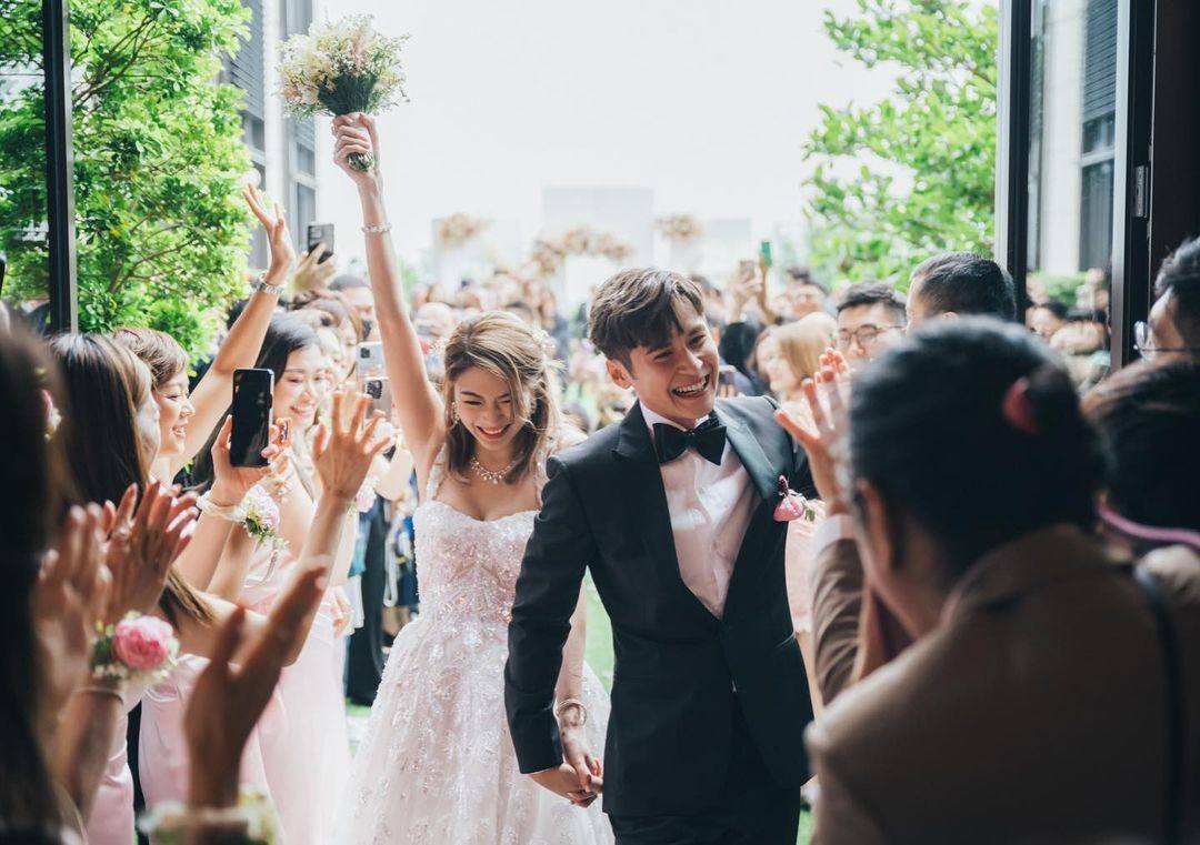 Shiga Lin and Carlos Chan on their wedding day at Rosewood Hong Kong on April 24. Photo: @butterjamvisuals/Instagram