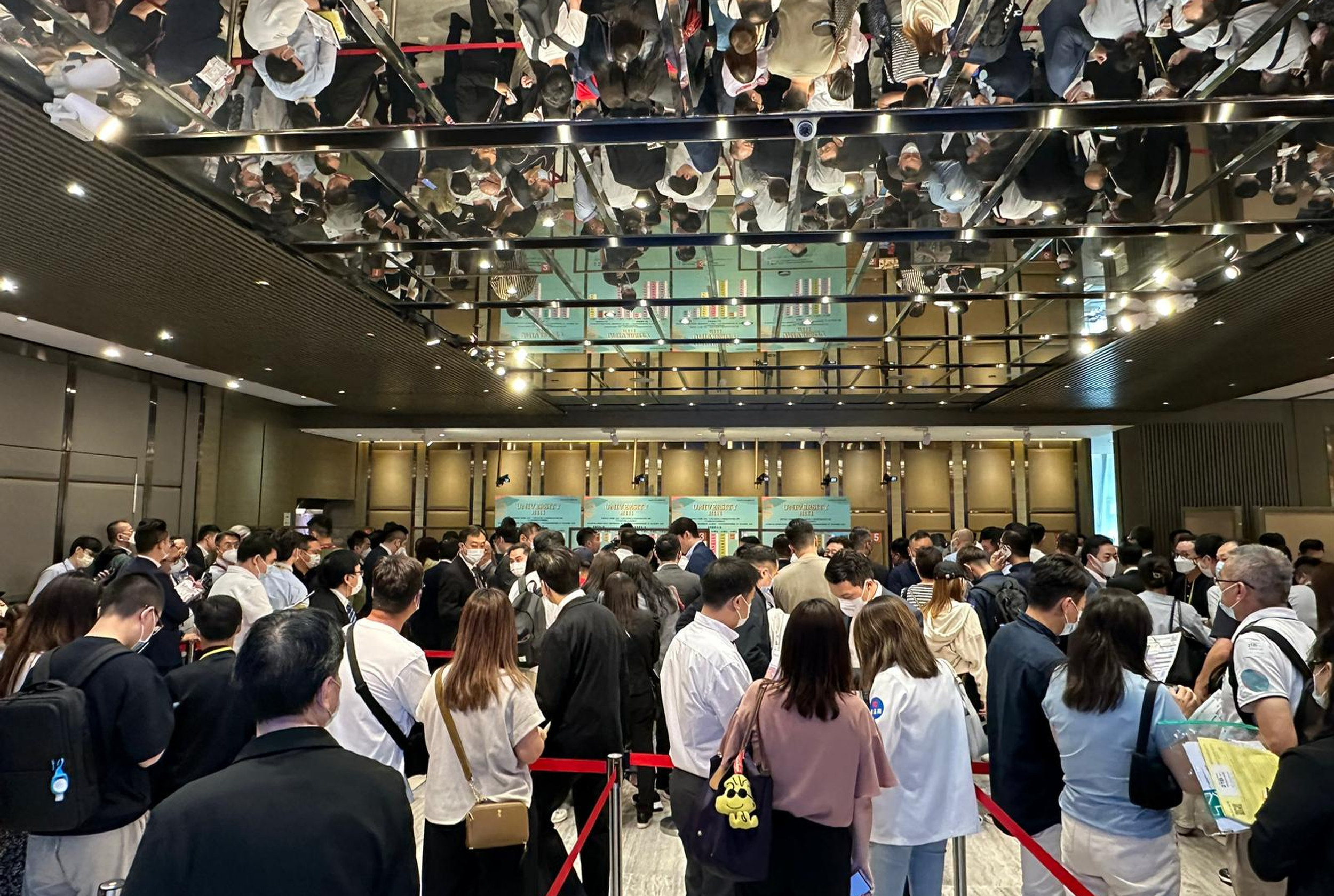 Homebuyers queue up at Sun Hung Kai Properties’ sales centre on Thursday for a chance to buy flats at the developer’s University Hill project. Photo: Handout