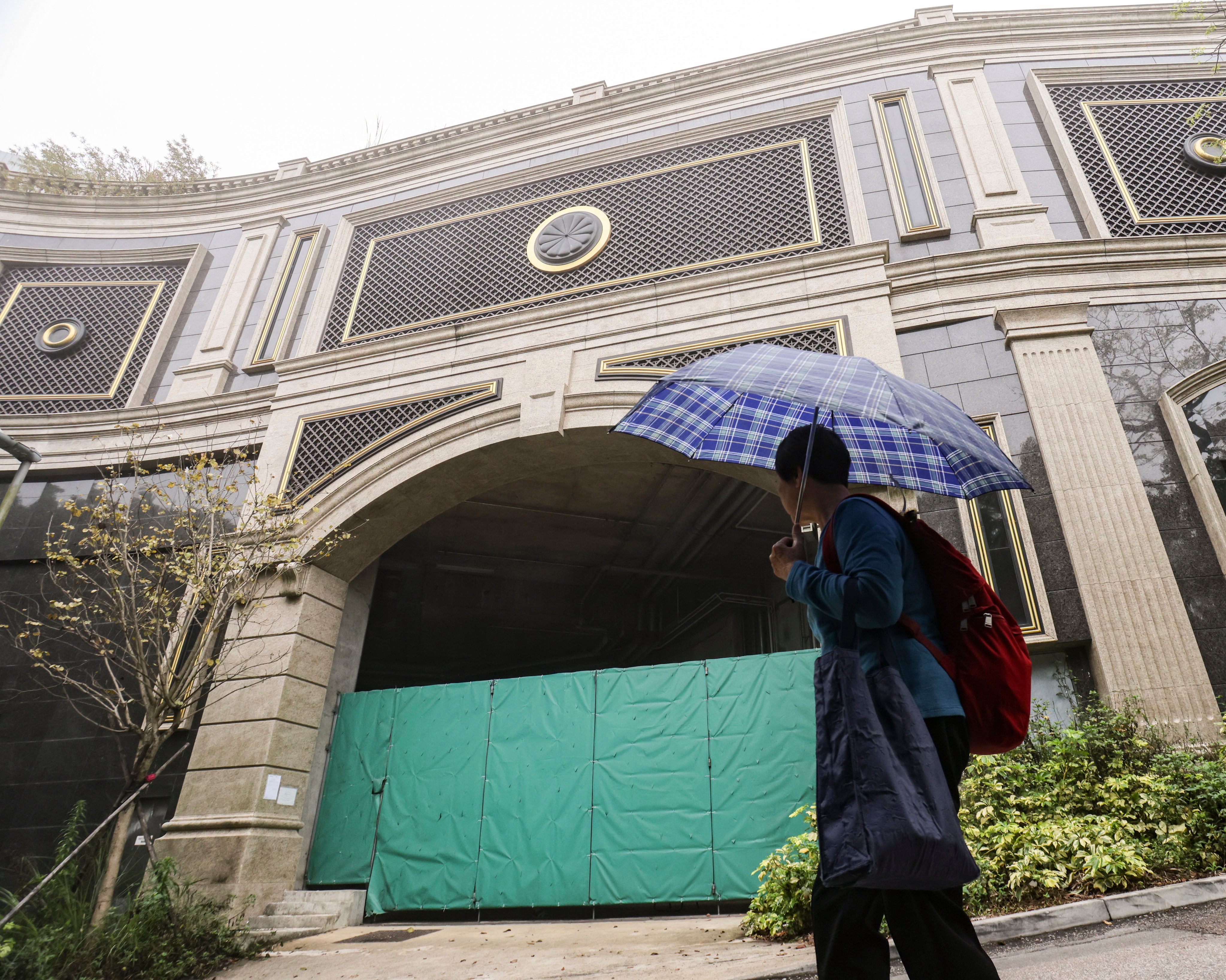 The house at No 15 Gough Hill Road, The Peak, owned by Chinese tycoon Chen Hongtian, has been seized by receivers appointed by Bank of East Asia. Photo: May Tse