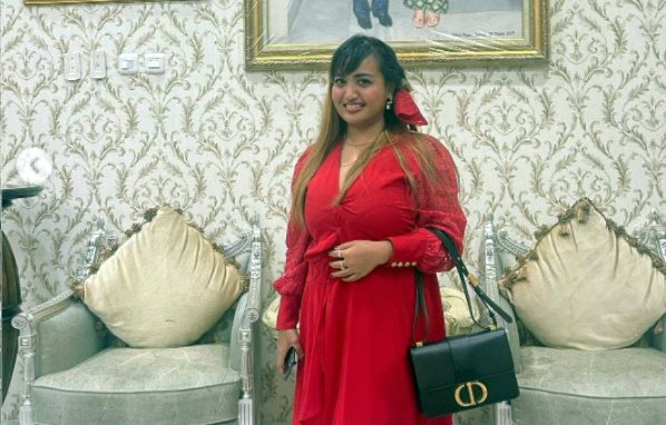 TikTok influencer who goes by the name Lina Mukherjee posted a video on March 9 of her trying pork skin for the first time while travelling in the Hindu-majority island of Bali. Photo: Instagram/@linamukherjee_