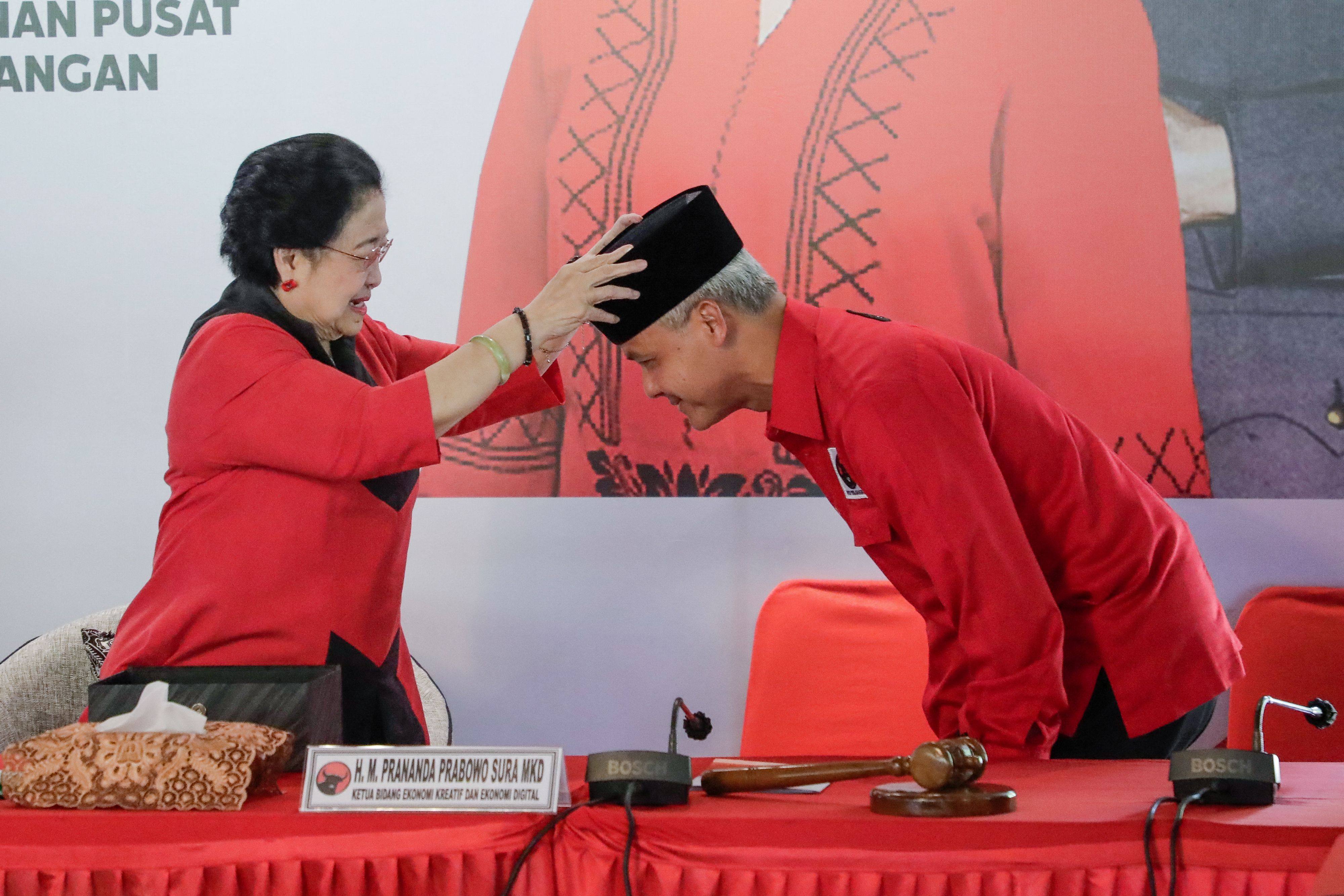 Ganjar (right) secured the endorsement of Megawati Sukarnoputri, chairwoman of the Democratic Party of Struggle last month. Photo: AFP