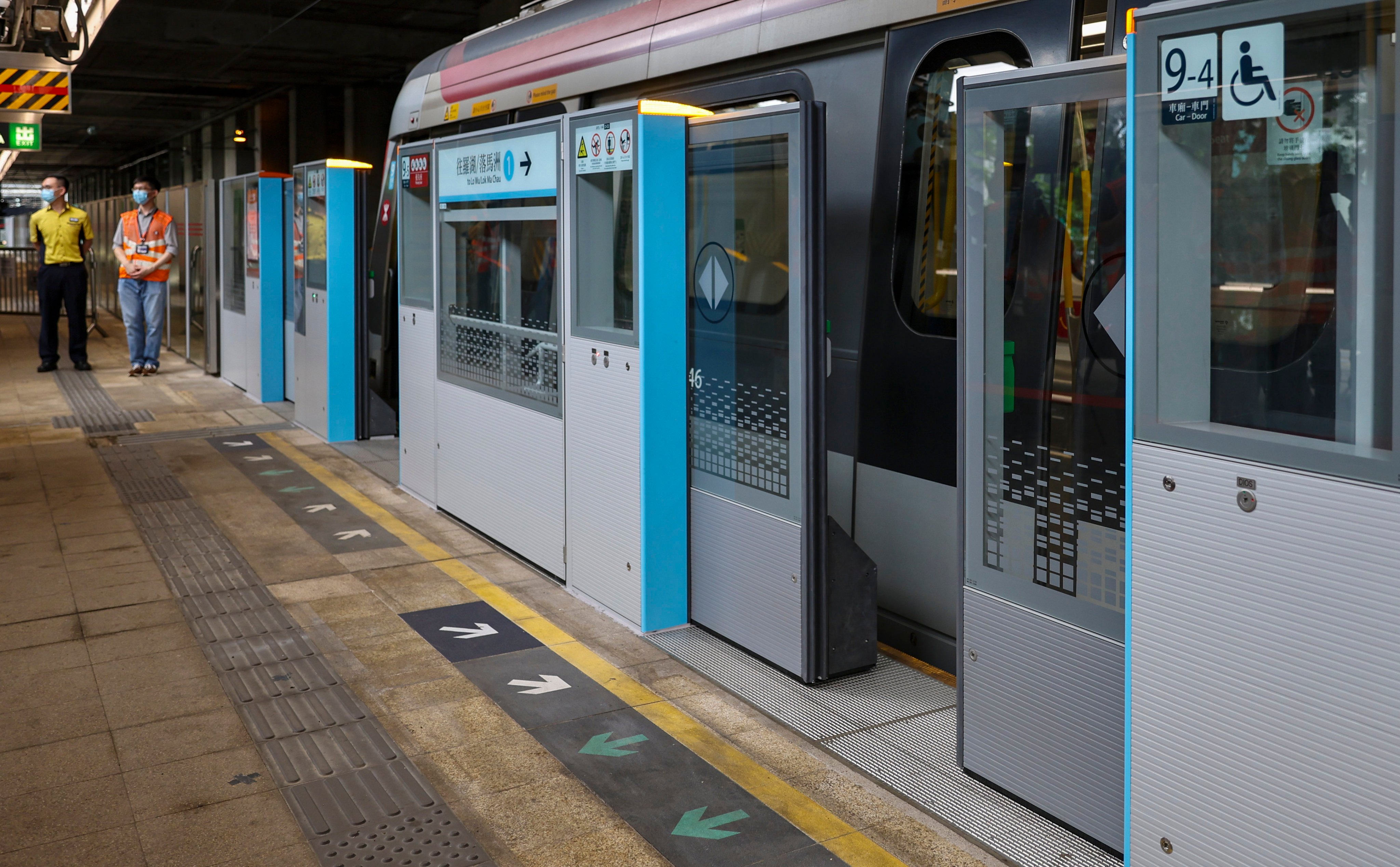 Automatic platform screen gates have been installed at Racecourse station. Photo: Yik Yeung-man