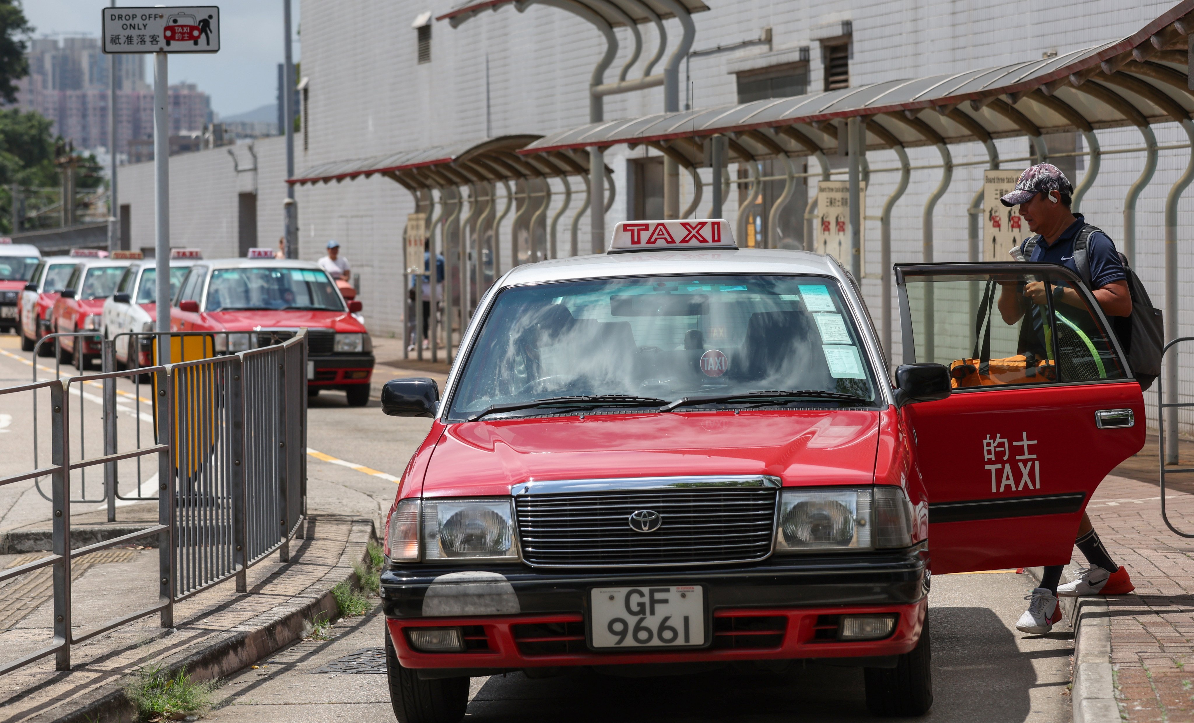 The taxi industry has expressed concerns about proposed annual health checks for all Hong Kong drivers over the age of 65. Photo: Yik Yeung-man