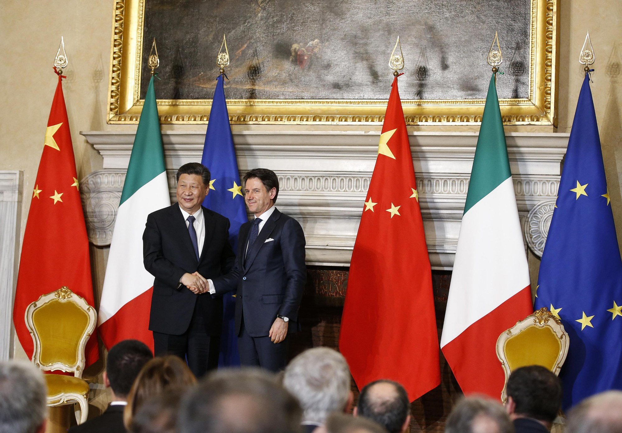 Italy’s then-prime minister Giuseppe Conte (right) hosts Chinese President Xi Jinping in Rome in March 2019 as Italy becomes the first G7 country to sign on to the belt and road plan. Photo: EPA-EFE