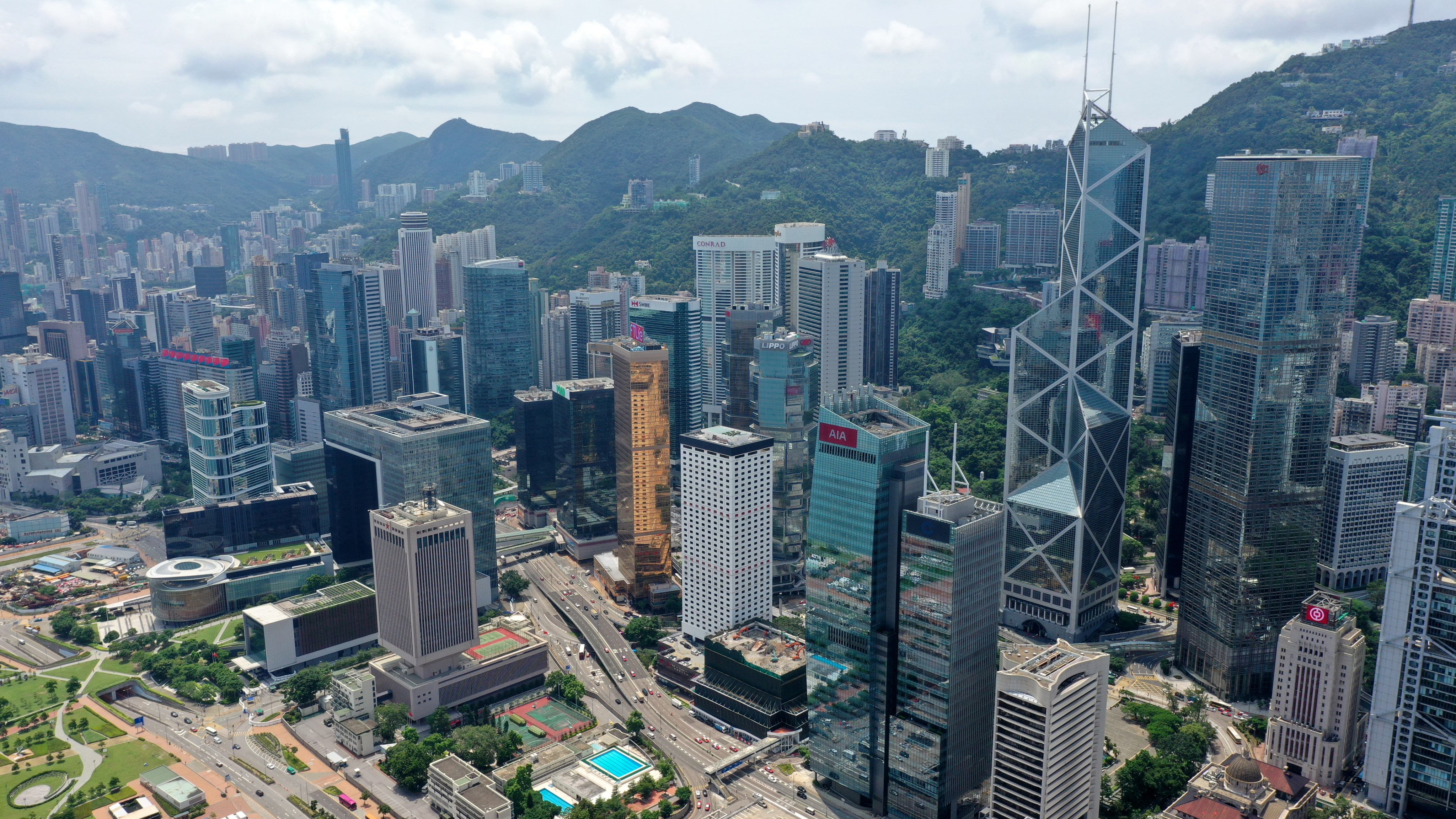 In the first three months of the year, Hong Kong saw commercial property deals worth US$2.6 billion, up 15 per cent from the previous quarter. Photo: Roy Issa