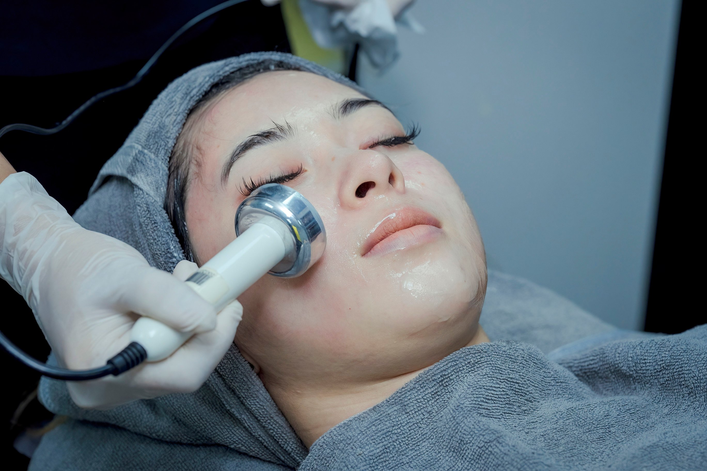 Cryotherapy is a beauty treatment that can help repair or reverse sun-damaged skin. Photo: Getty Images