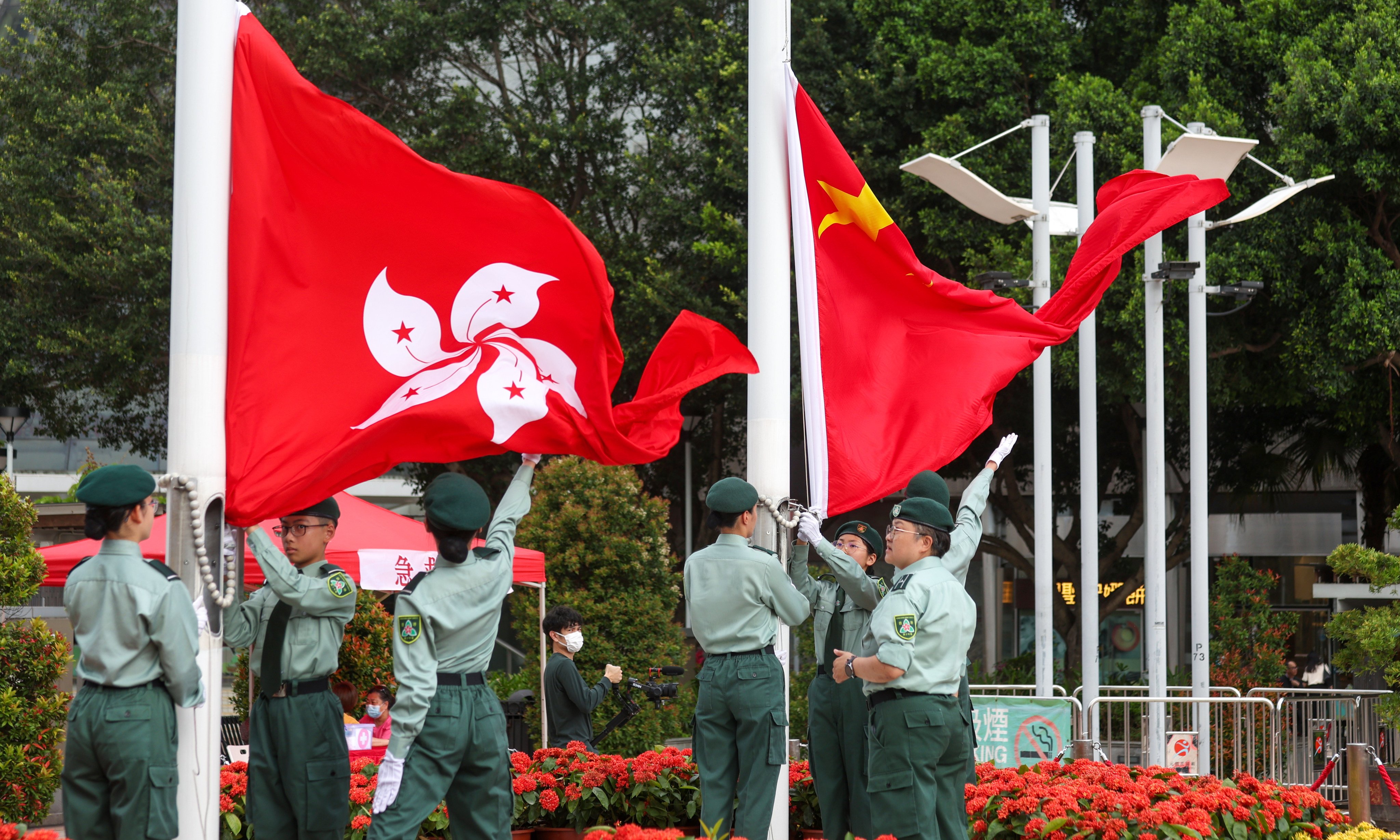 The proposed amendments will list the etiquette at ceremonies when the Hong Kong flag is raised. Photo: Yik Yeung-man