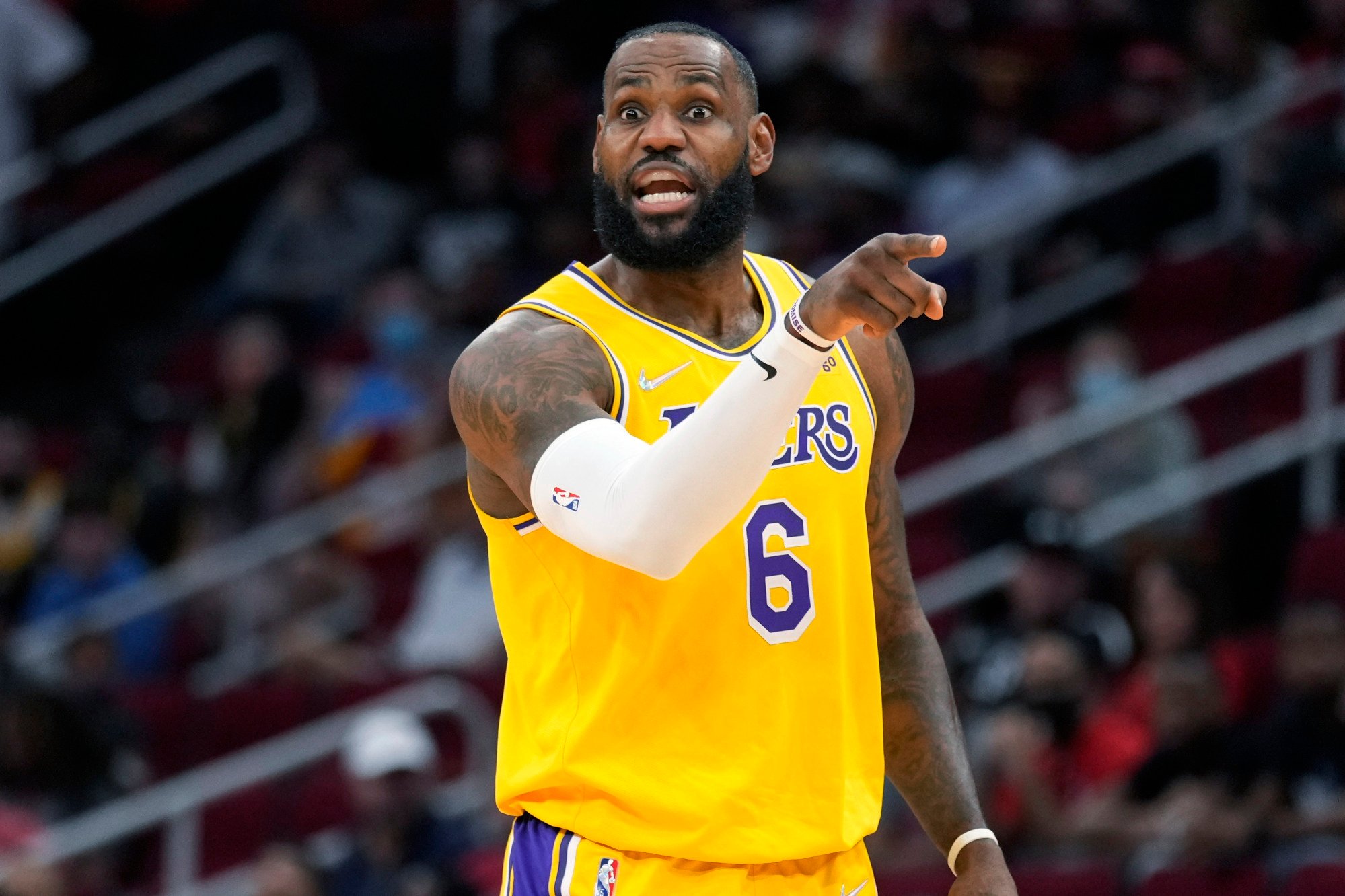 Lakers' LeBron James: 'If You Know Me I Ain't Paying the 5' for