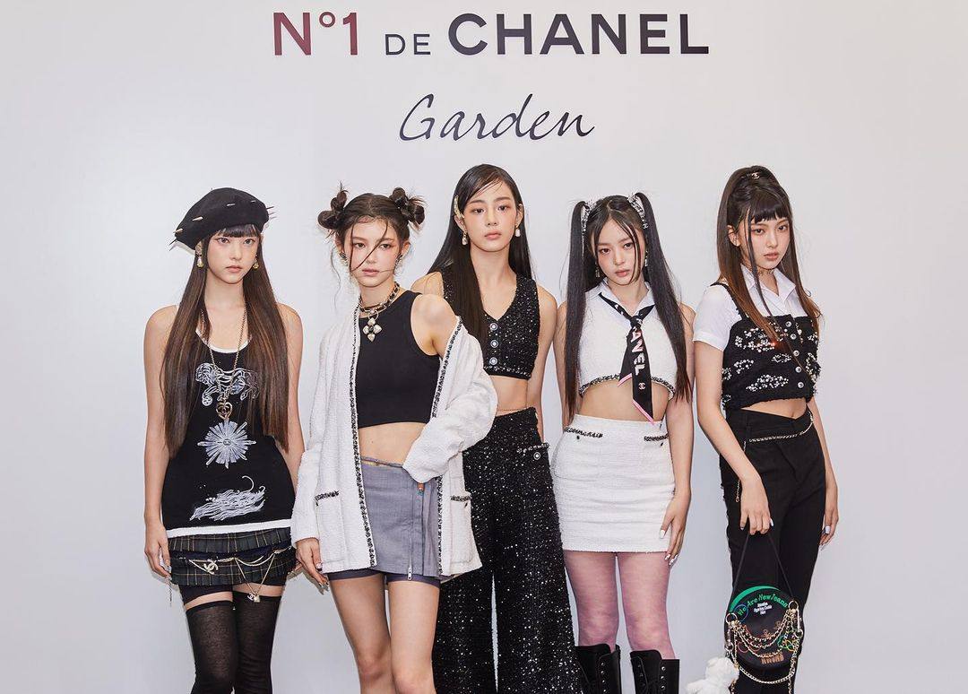 Despite only debuting in July 2022, NewJeans have been clocking luxury endorsements at pace. Here they are spotted early on at a Chanel event in August 2022. Photo: @newjeans_official/Instagram