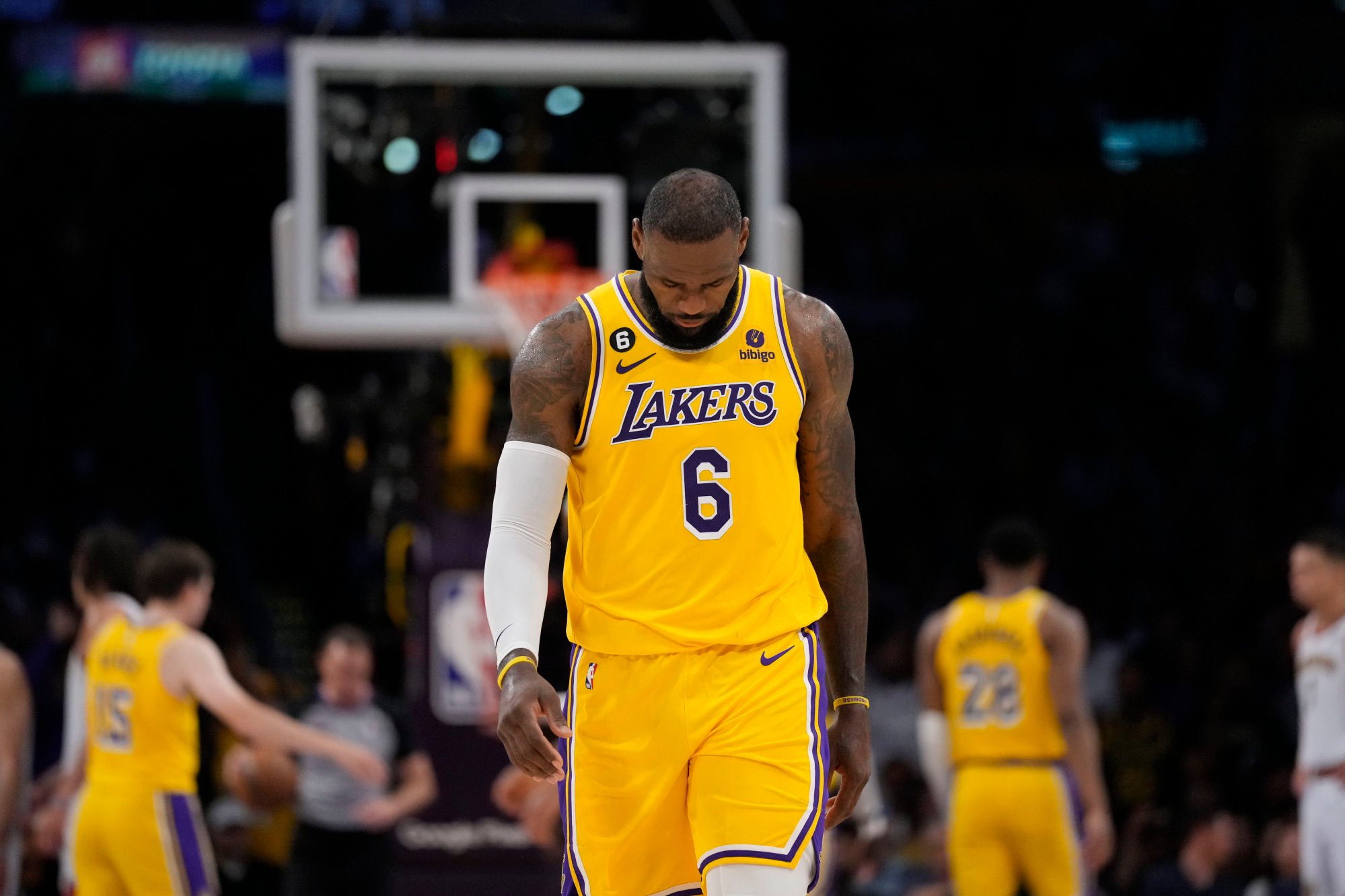 LeBron desabafa após nova derrota dos Lakers: Estamos uma m***, nba