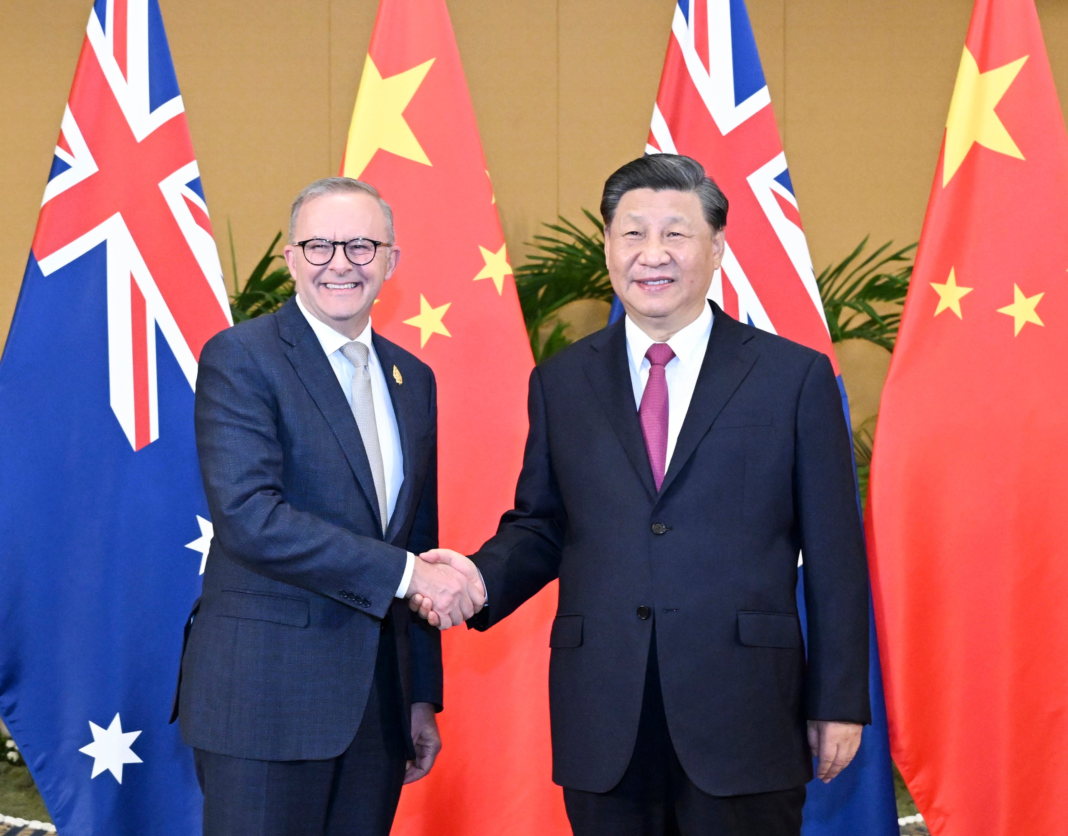 Australian Prime Minister Anthony Albanese meets Chinese President Xi Jinping on the sidelines of the G20 summit in Bali, Indonesia, on November 15, 2022. Photo: Xinhua