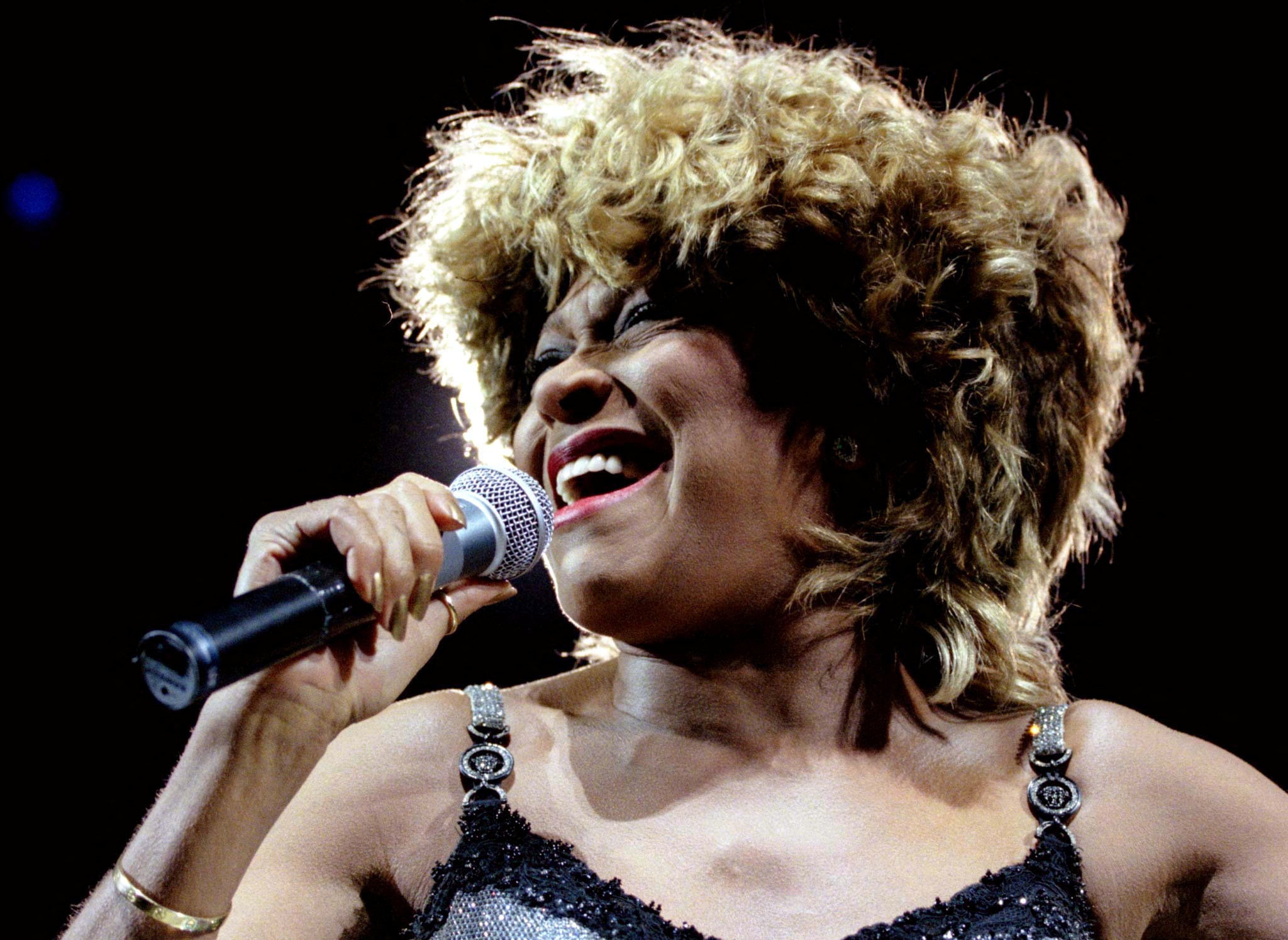 Tina Turner performs in Moscow in November 1996. Photo: Reuters