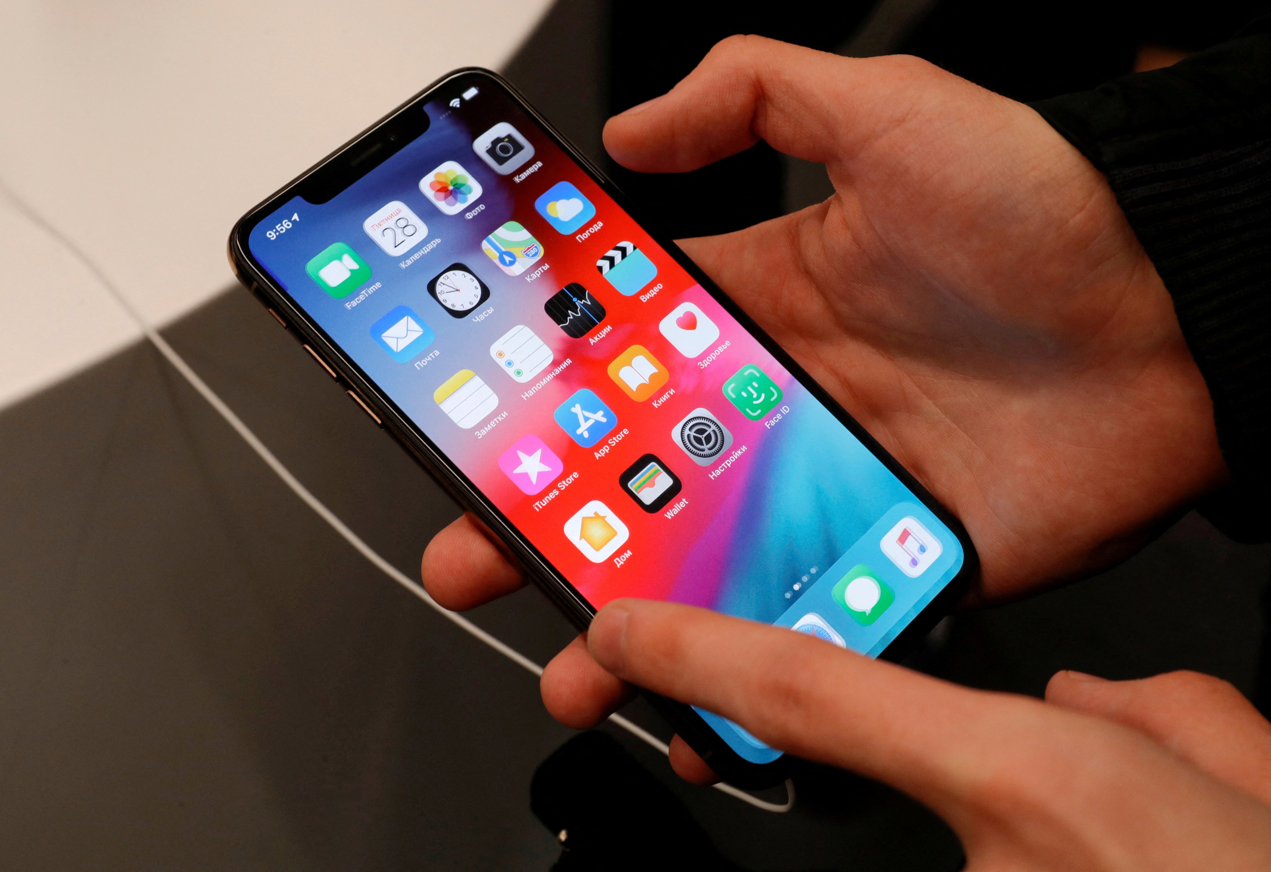 Russian spy agency said  several thousand Apple phones had been infected with malware, including those of domestic subscribers. Photo: Reuters