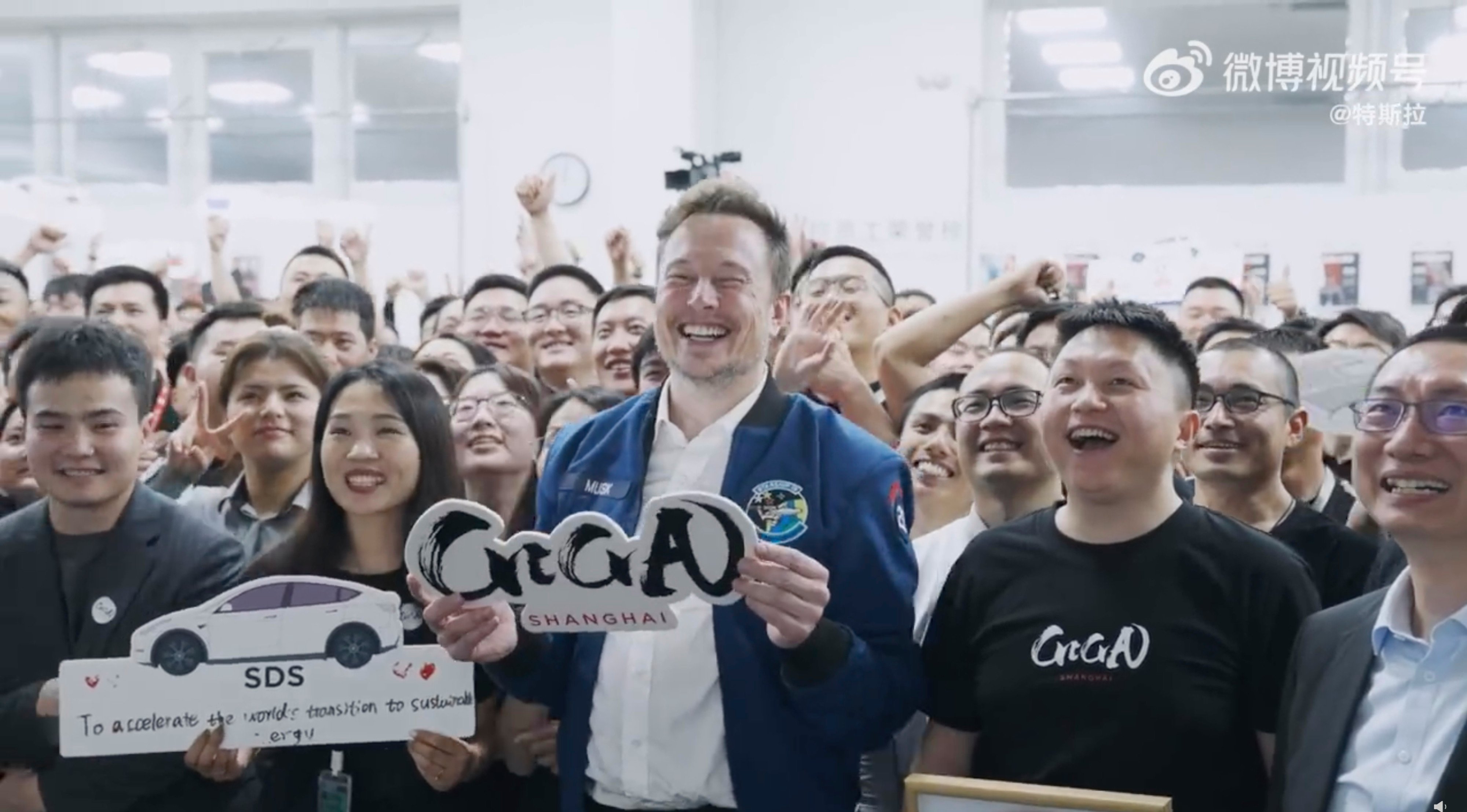 Elon Musk met Tesla employees during his visit to the carmaker’s Shanghai factory on Wednesday. Photo: Weibo