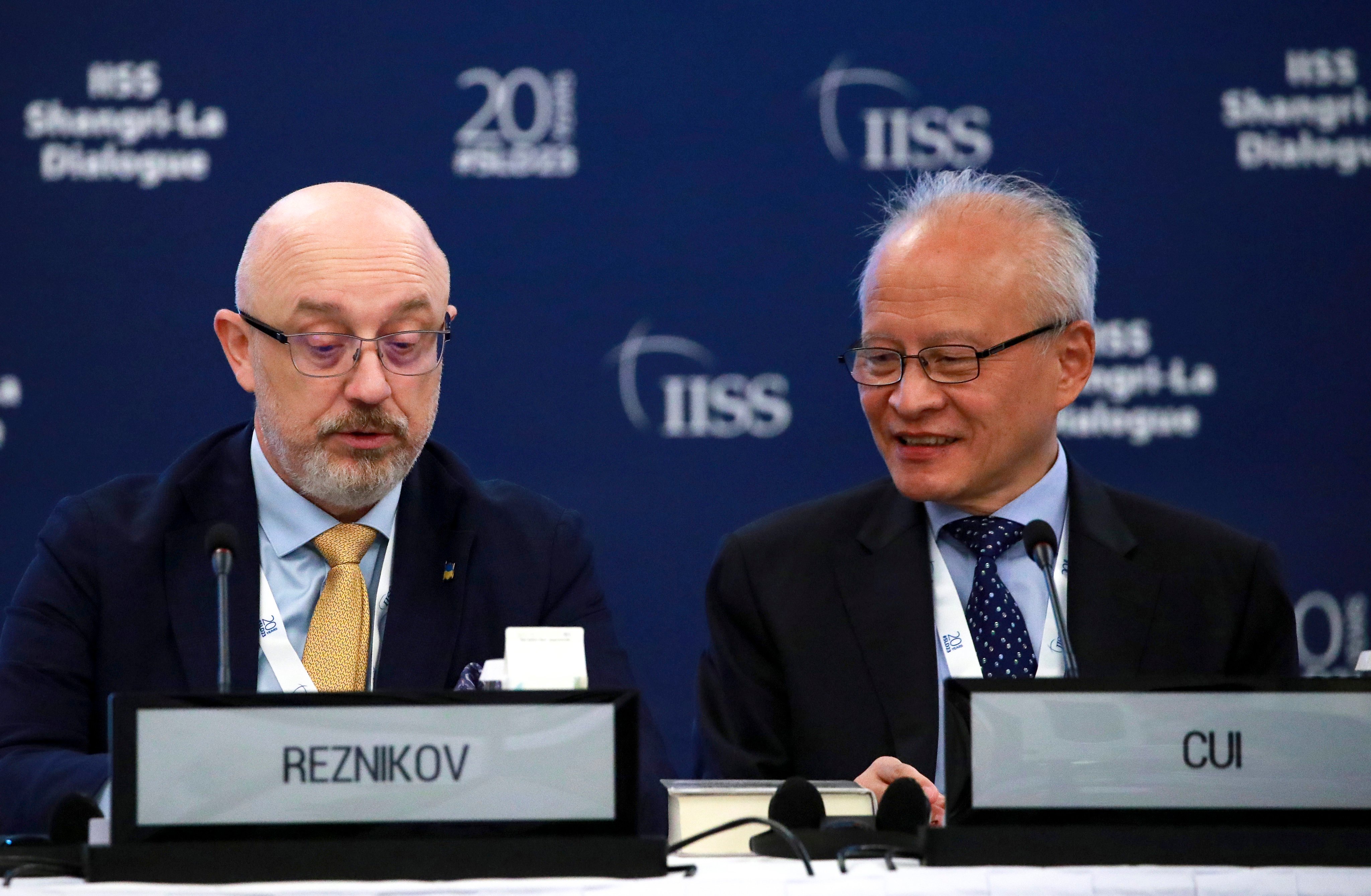 Cui Tiankai, former Chinese ambassador to the US, and Ukrainian Defence Minister Oleksii Reznikov ahead of a special session of the Shangri-la Dialogue in Singapore on Saturday. Photo: EPA-EFE