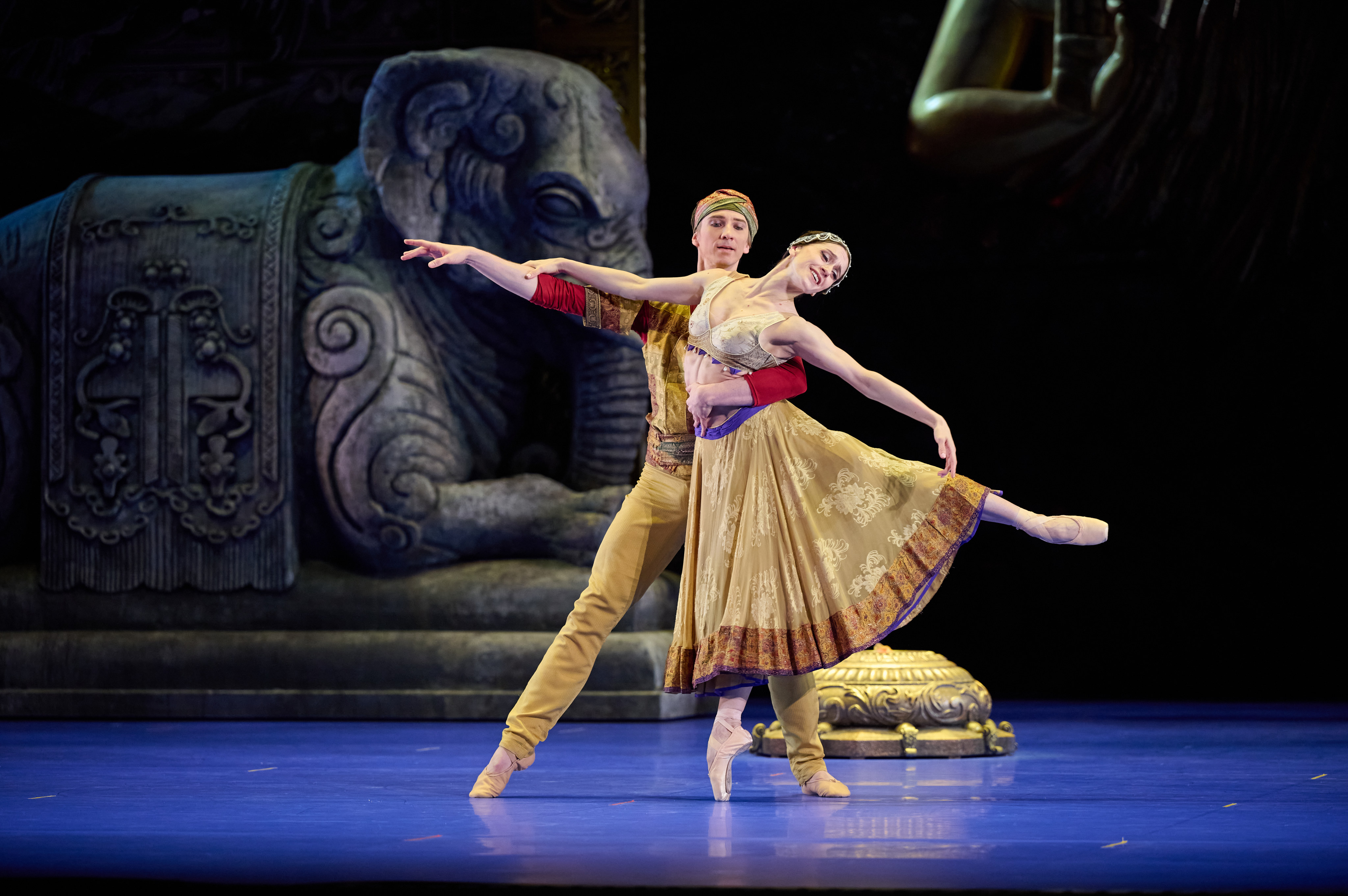 Marianela Nuñez (right) and Vadim Muntagirov of the Royal Ballet shone in Hong Kong Ballet’s La Bayadère – a production that highlighted the company’s own lack of depth but ended on a high. Photo: Hong Kong Ballet/Conrad Dy-Liacco