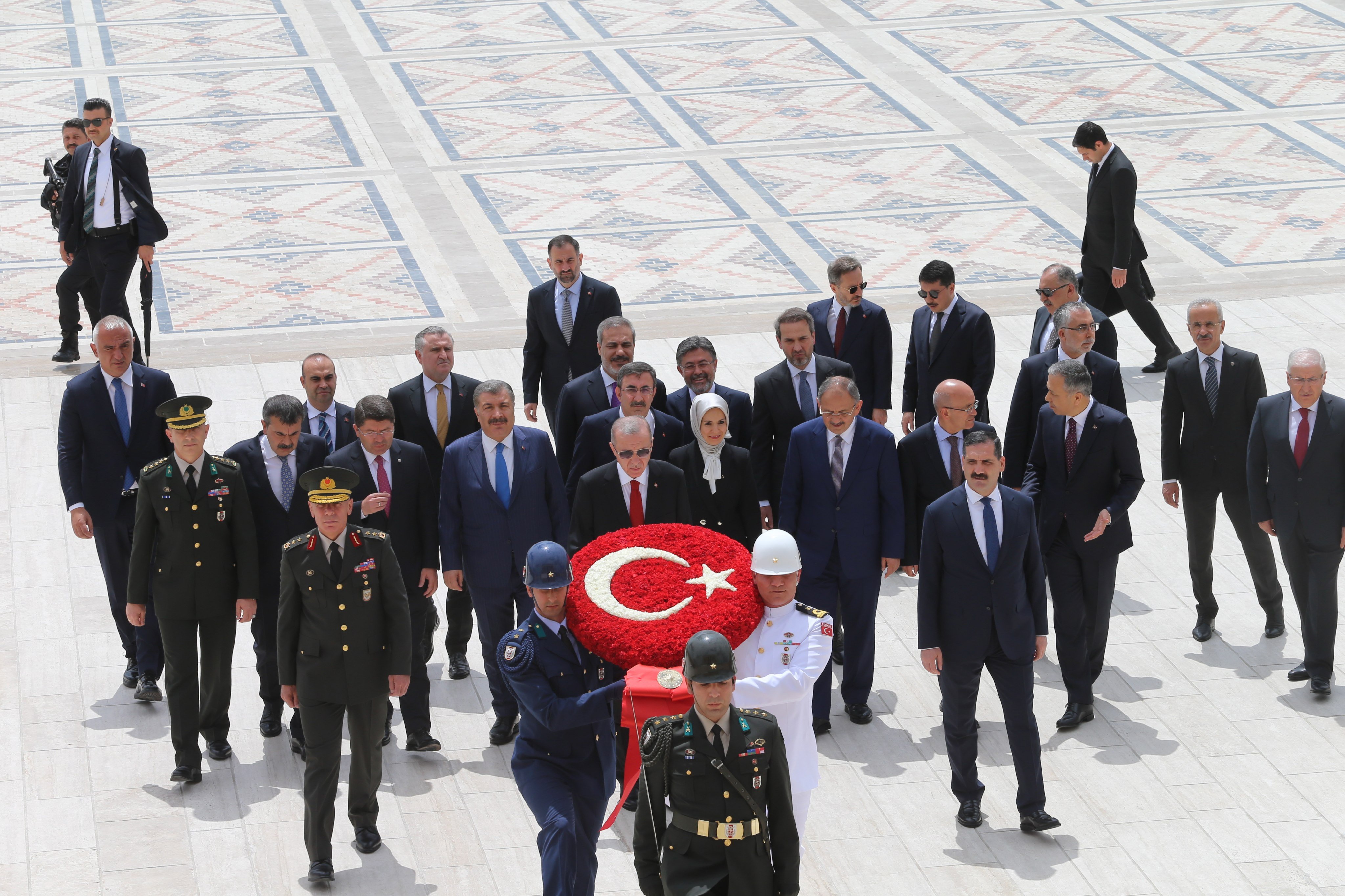 Turkish President Recep Tayyip Erdogan (front-centre) and new cabinet members. Erdogan, who was re-elected to a third term in office last month, already signalled a shift on Saturday when he unveiled a new cabinet with Mehmet Simsek, a former Merrill Lynch economist, as finance minister. Photo: EPA-EFE