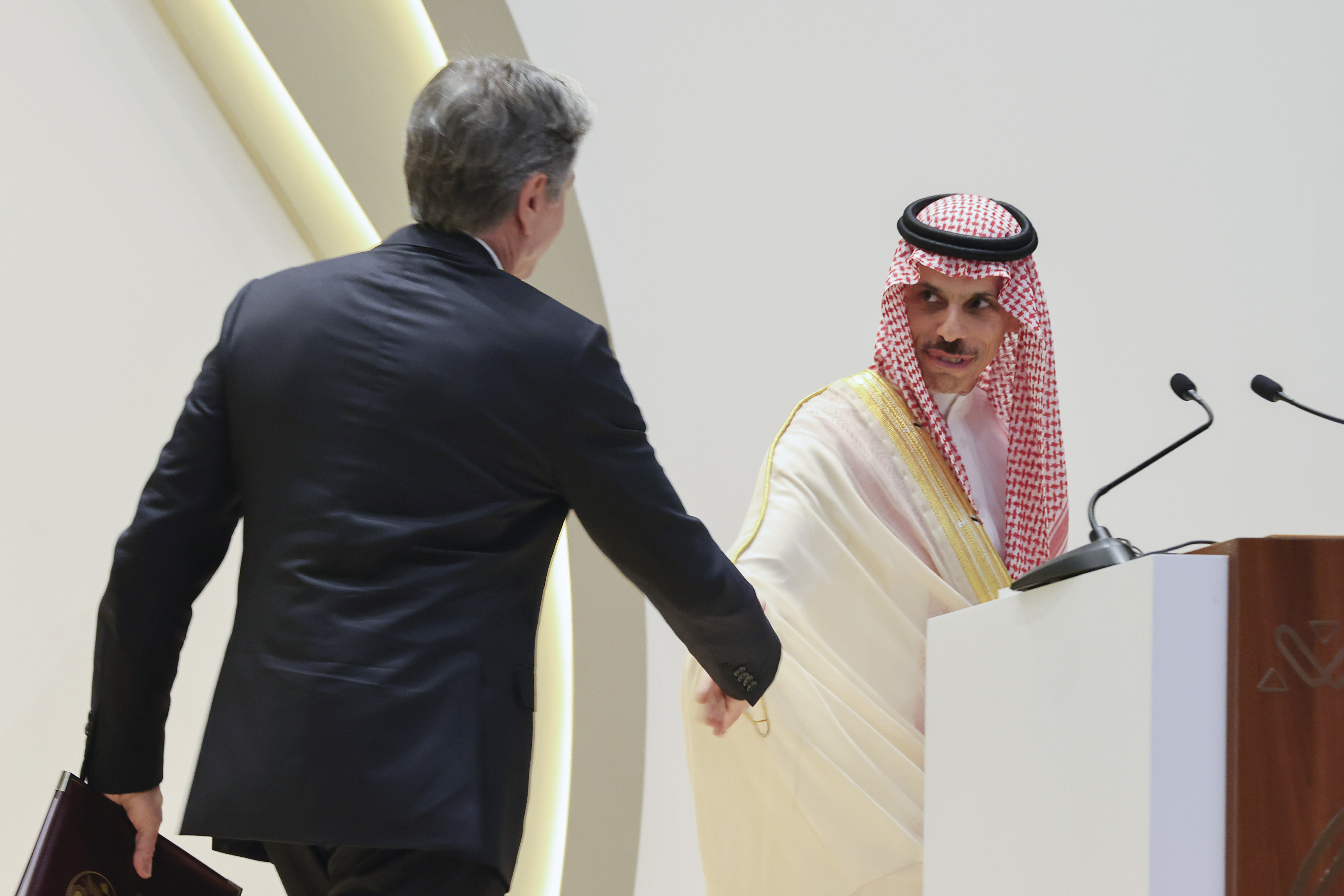 US Secretary of State Antony Blinken shakes hands with Saudi Arabia’s Foreign Minister Prince Faisal bin Farhan during a joint news conference at the Intercontinental Hotel in Riyadh on Thursday. Photo: AP
