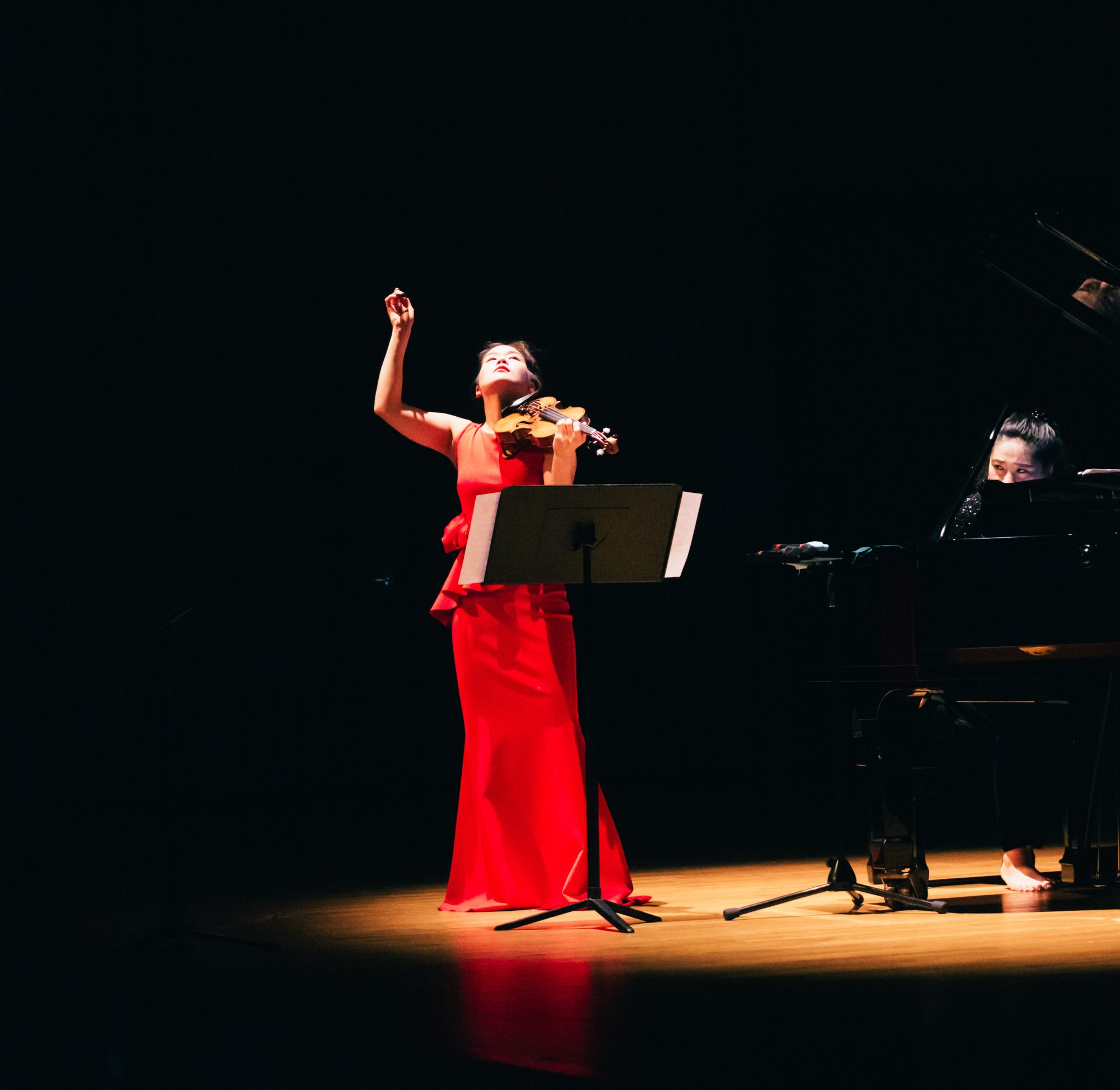 ‘Dynamic Duo’ violinist Esther Yoo and pianist Zee Zee live up to their billing in a dazzling
