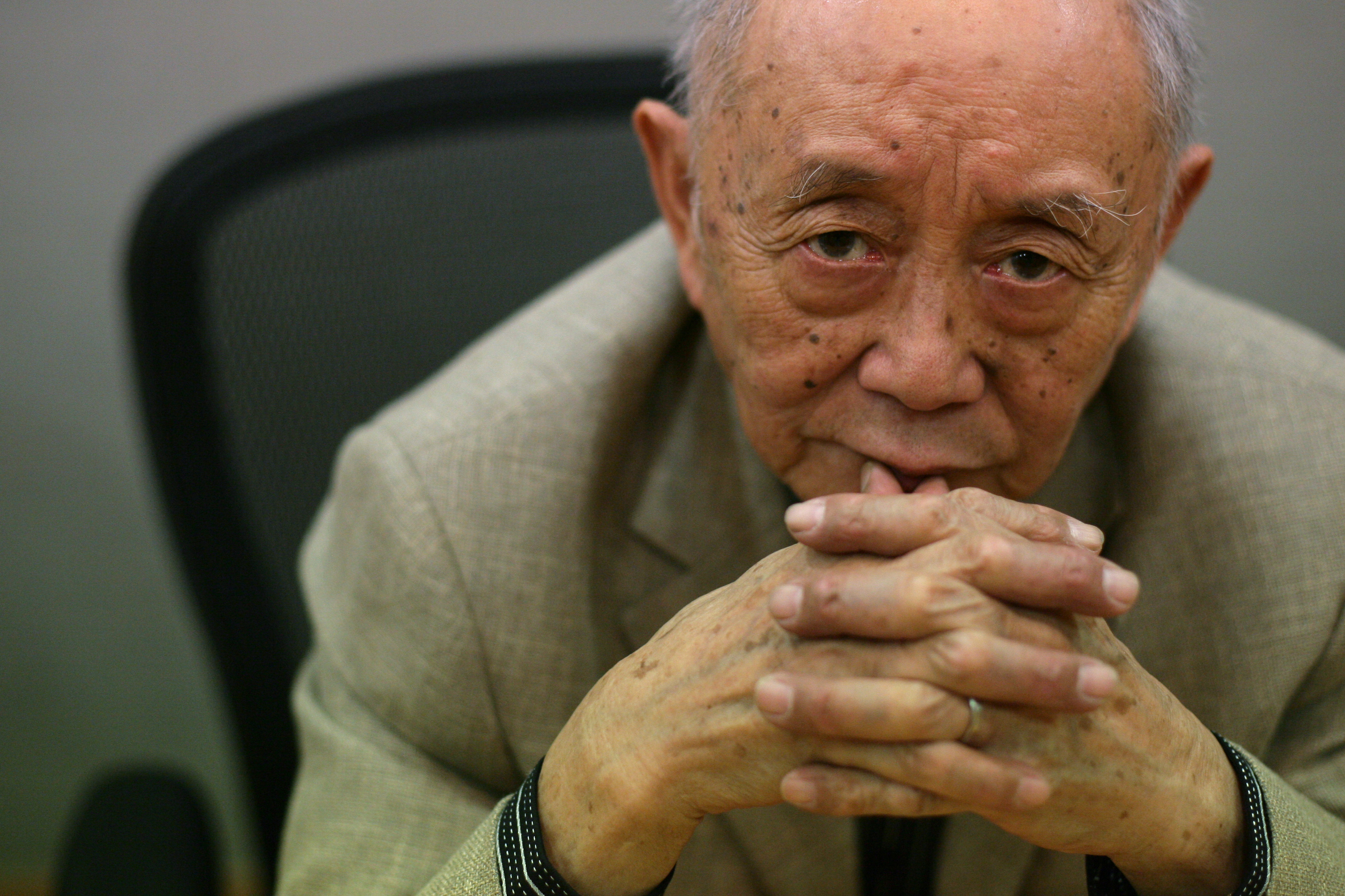 Chinese master painter, stamp maker and print artist Huang Yongyu has died aged 98. Photo: Ricky Chung