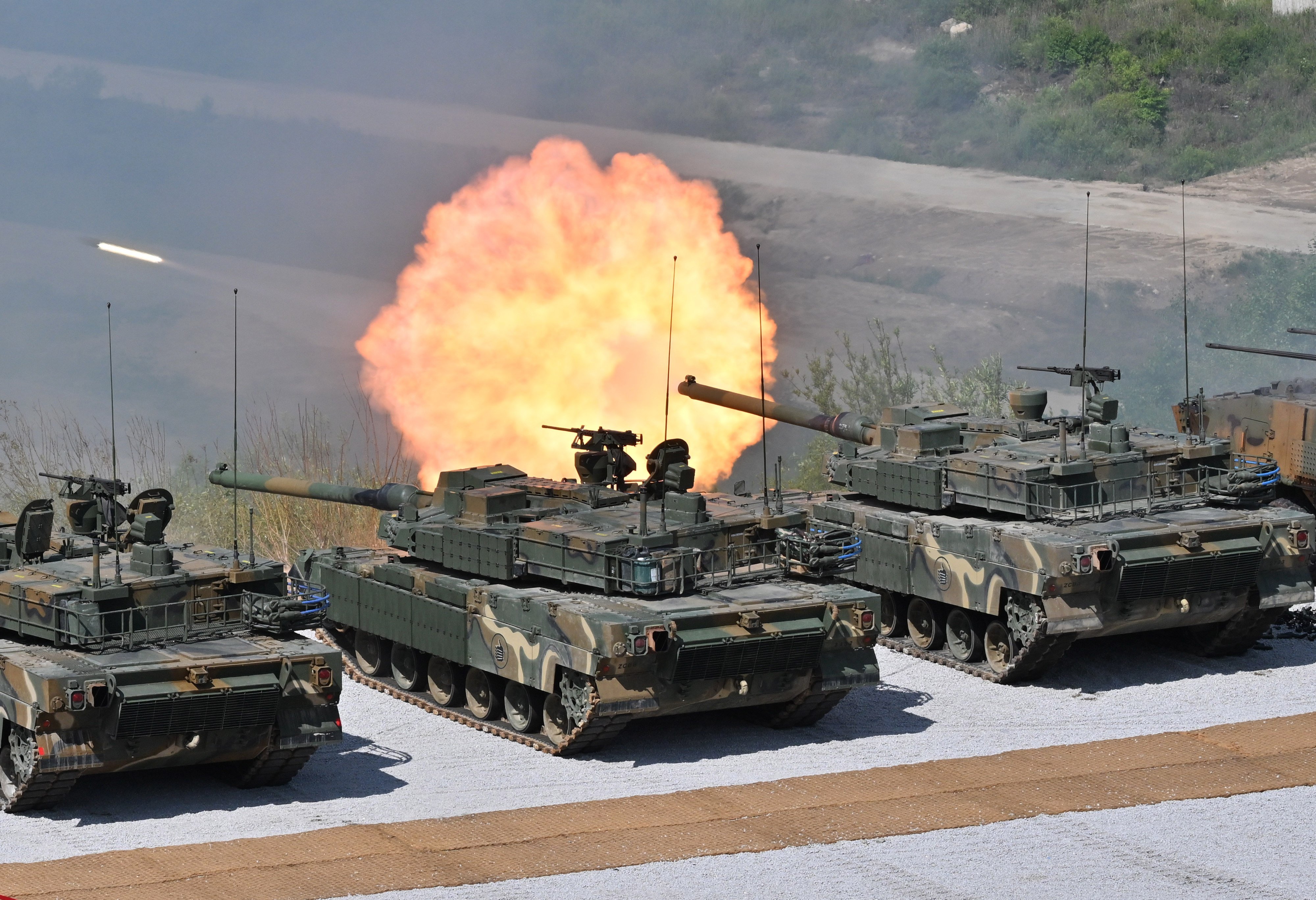 South Korean K-2 tanks fire during a joint South Korea-US military drill at the Seungjin Fire Training Field in Pocheon, South Korea, on June 15. Keeping the military onside is an essential task for any ruler hoping to defend their country’s national interests and expand their influence. Photo: EPA-EFE