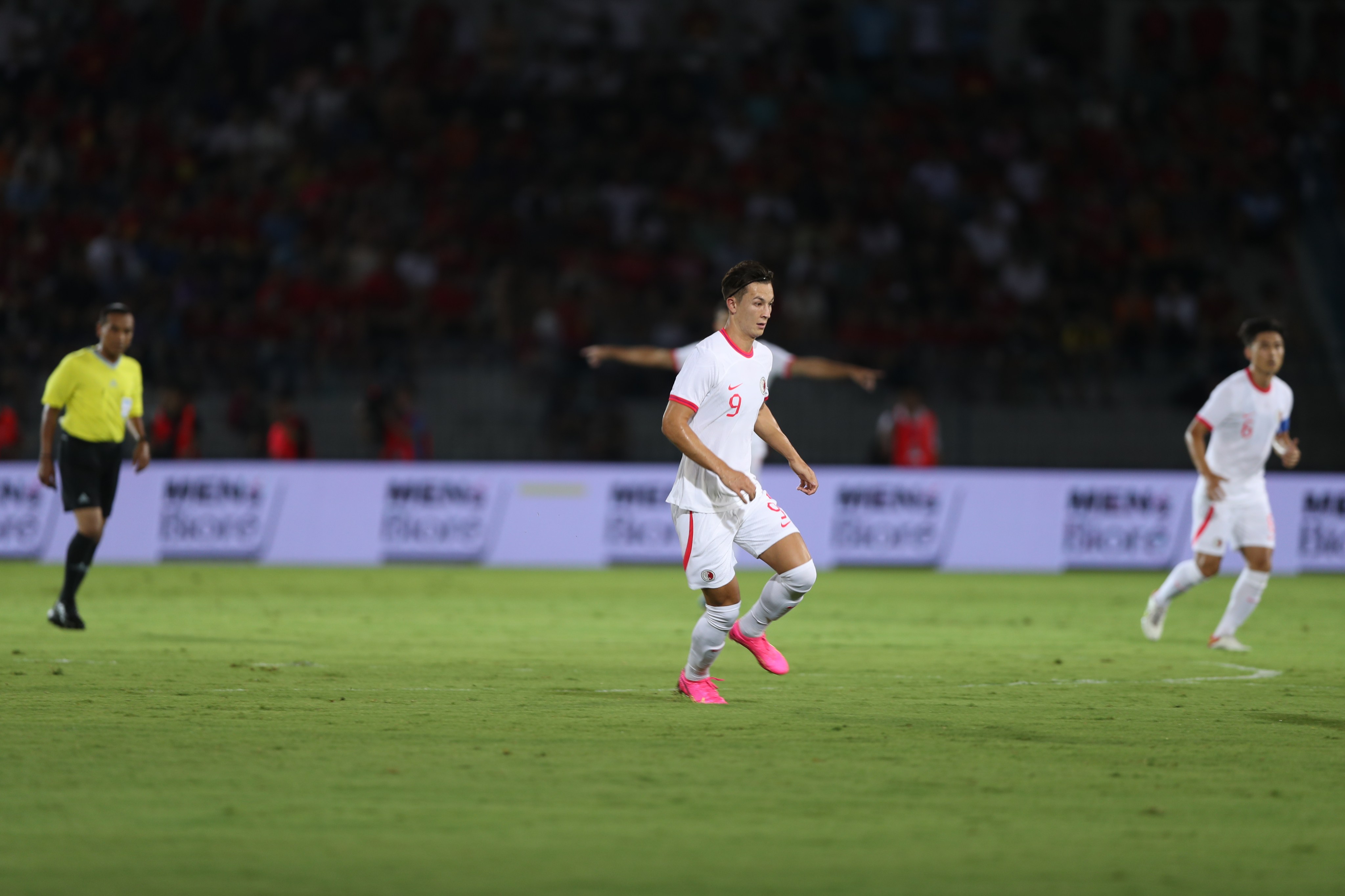 Hong Kong striker Matt Orr went closest to breaking his side’s duck in front of goal in the 1-0 defeat away against Vietnam in Haiphong. Photo: HKFA