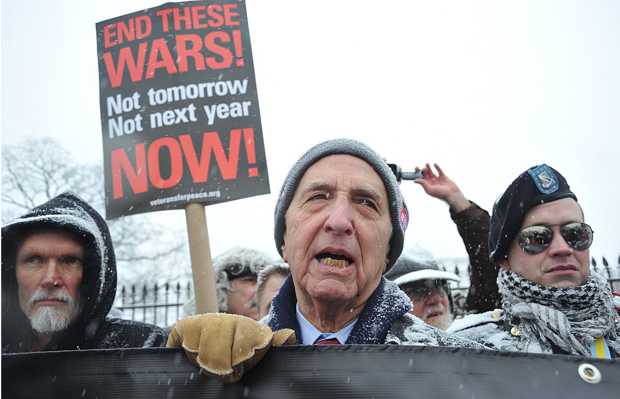 Daniel Ellsberg, Who Leaked Pentagon Papers On Vietnam War, Dead At 92 ...