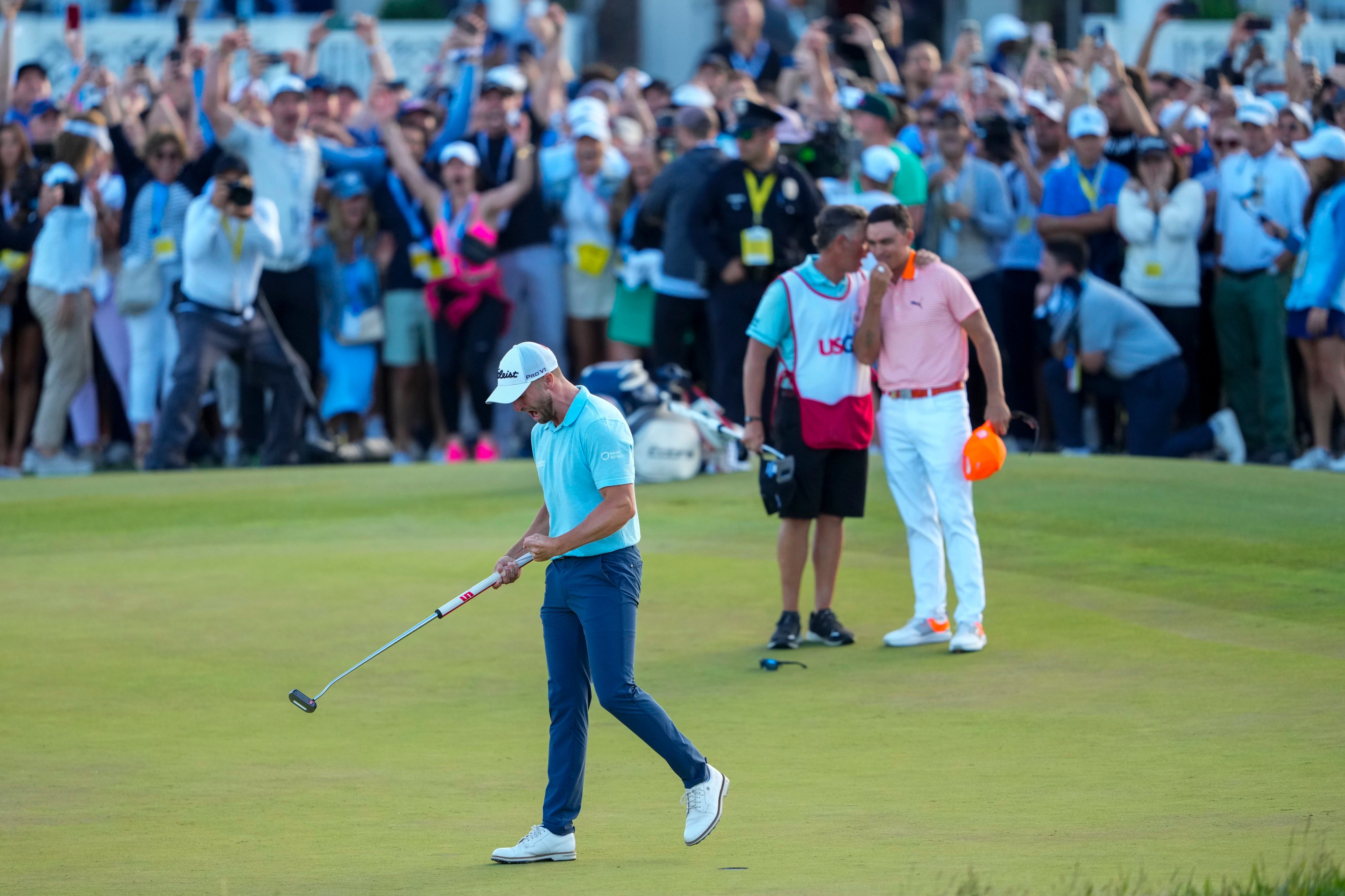 Wyndham Clark celebrates on the 18th hole after winning the US Open at Los Angeles Country Club. Photo: AP