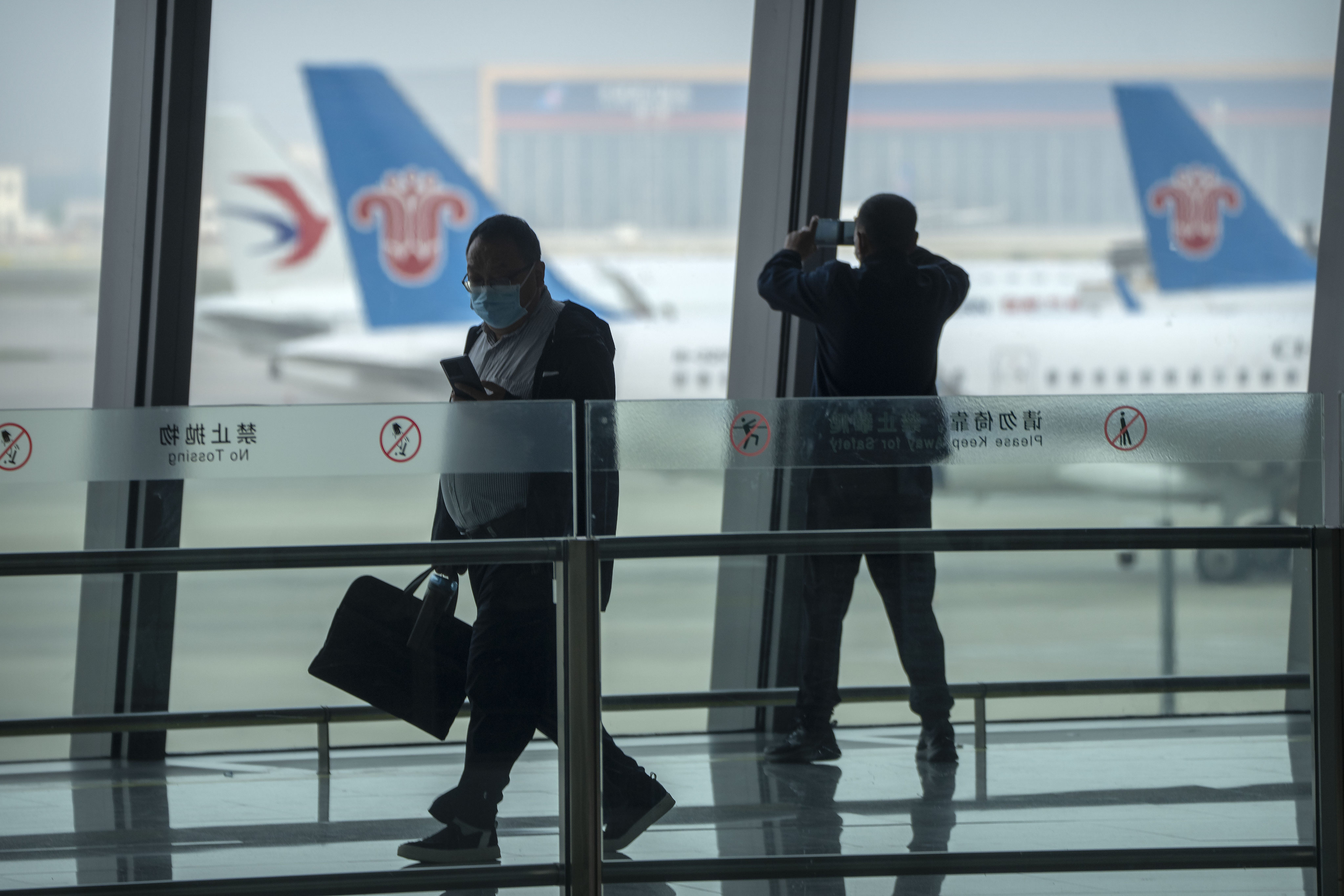 Chinese airlines have continued to incur overall losses in the second quarter, faced with other operational pressures, including fuel price increases and yuan depreciation. Photo: AP