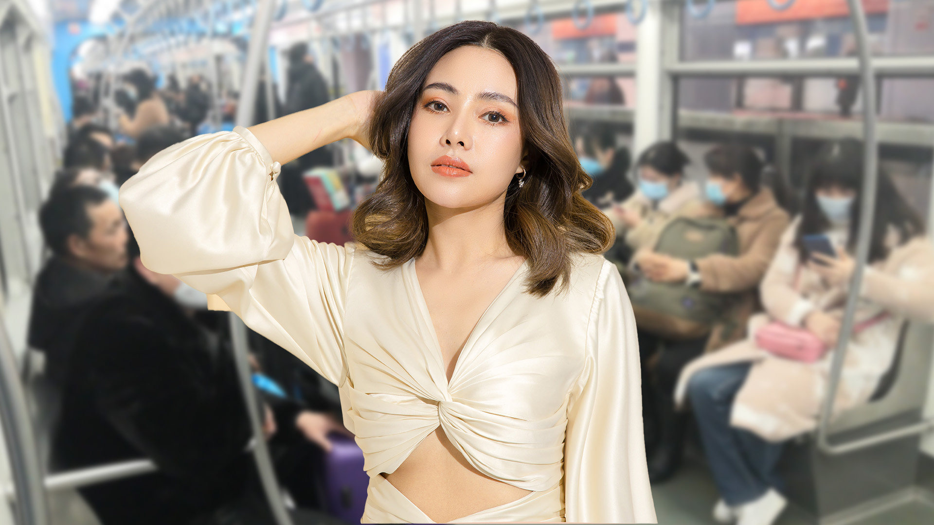 Mainland social media observers have praised an older woman who stood up to a man on a subway train in China when he harassed a younger fellow passenger over the way she was dressed. Photo: SCMP composite