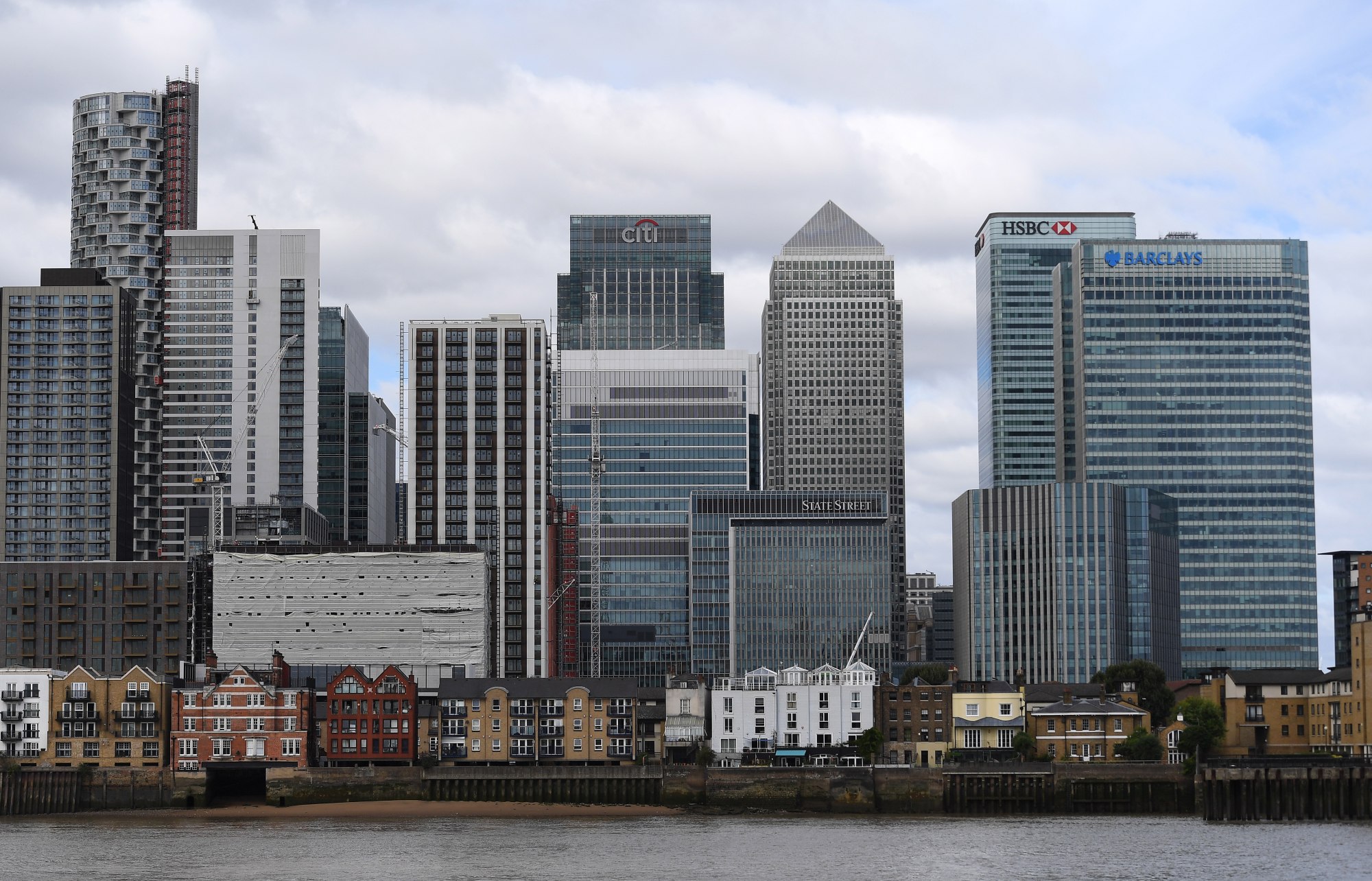 HSBC to move global headquarters from Canary Wharf to City of London to ...