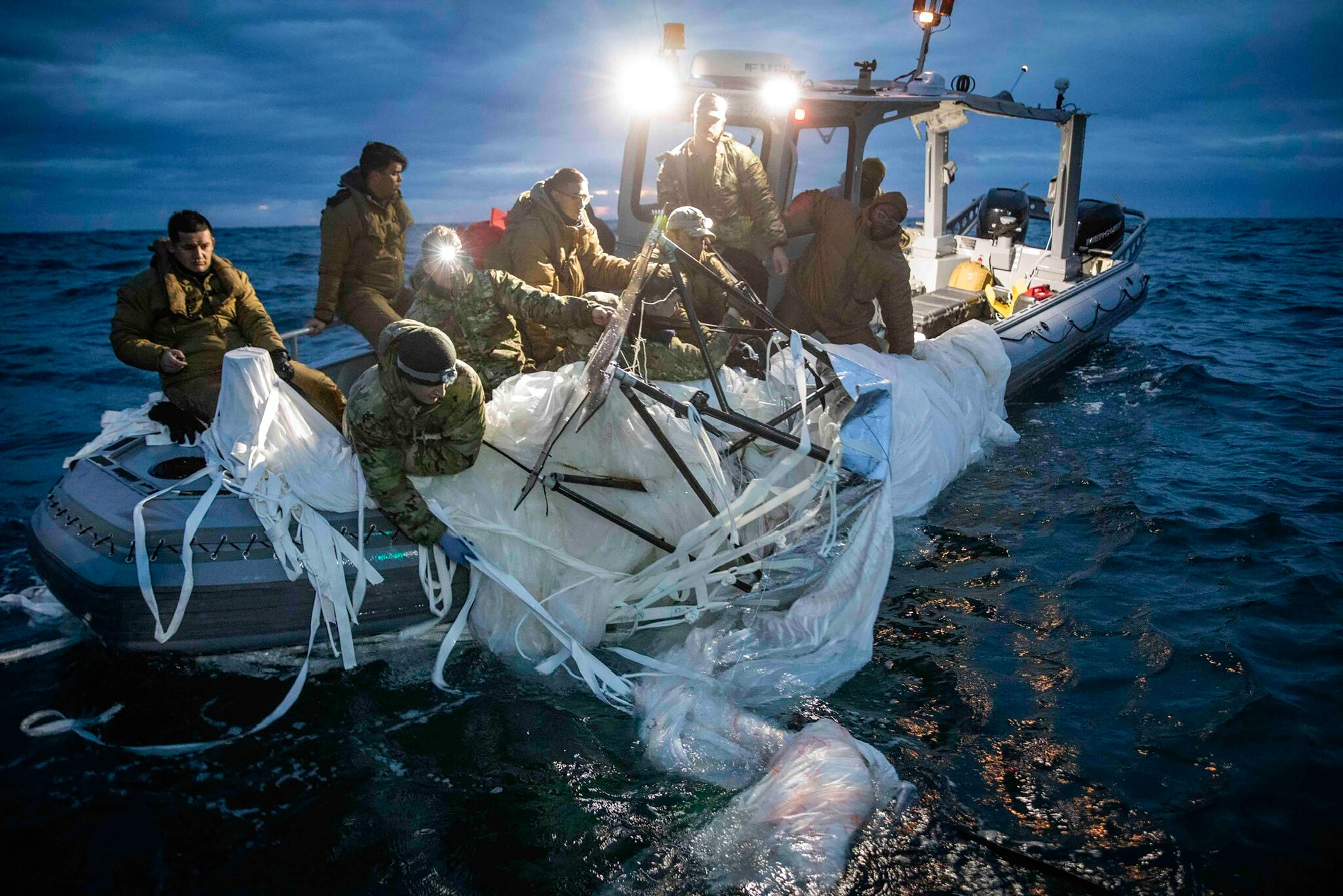 10 US lawmakers accuse China of using a “balloon technology” – similar to that developed by both countries under the Agreement between the US and China on cooperation in science and technology – to spy on US territory. Photo: US Navy via AP