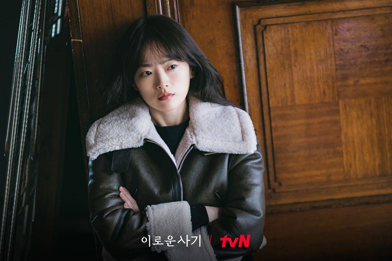 Chun Woo-hee as Lee Ro-woon in a still from “Delightfully Deceitful”. The K-drama has dropped its original psychological angle for a more run-of-the-mill plot.
