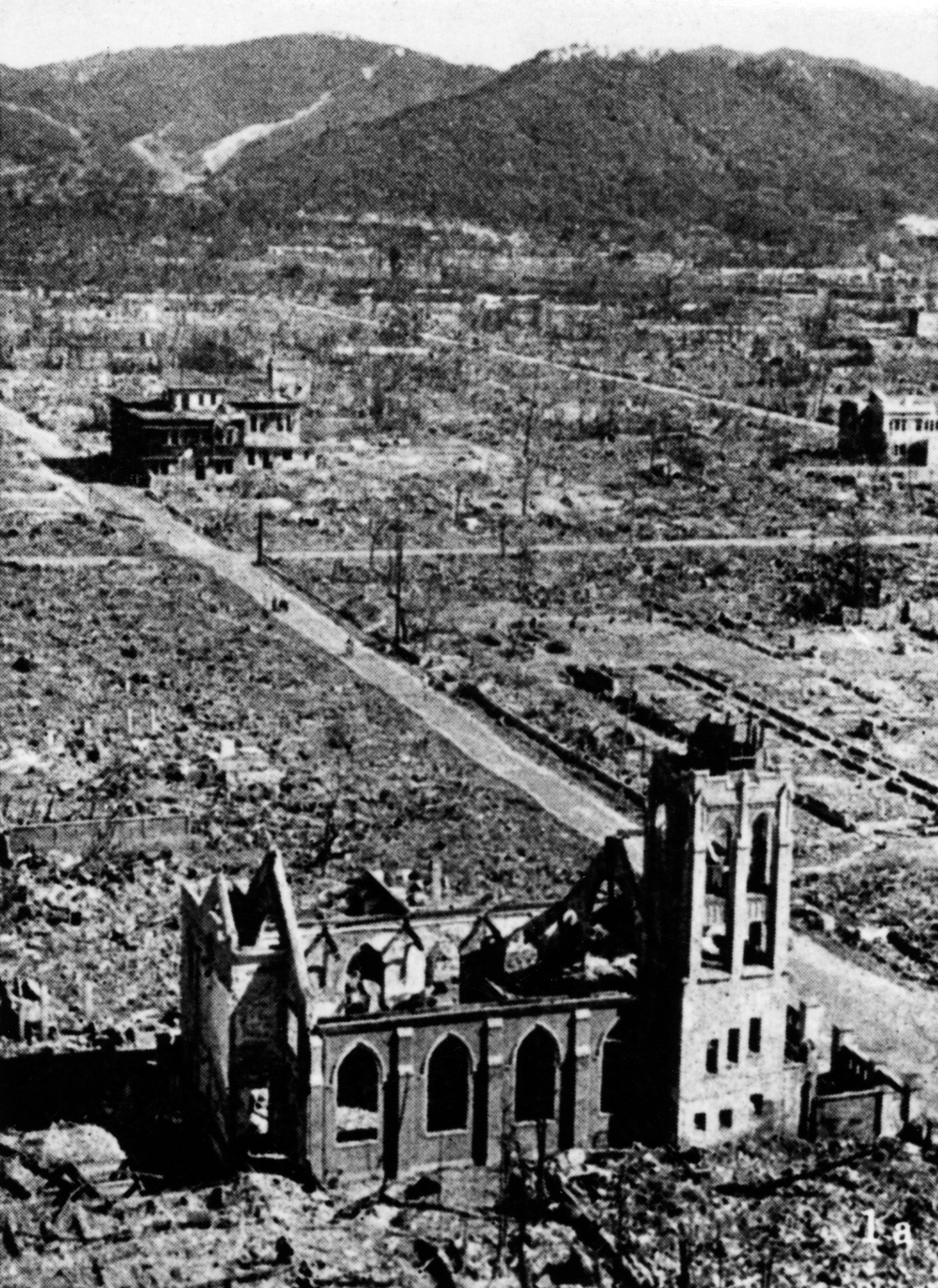 Хиросима фото после. Город Нагасаки после взрыва. Нагасаки 1950.