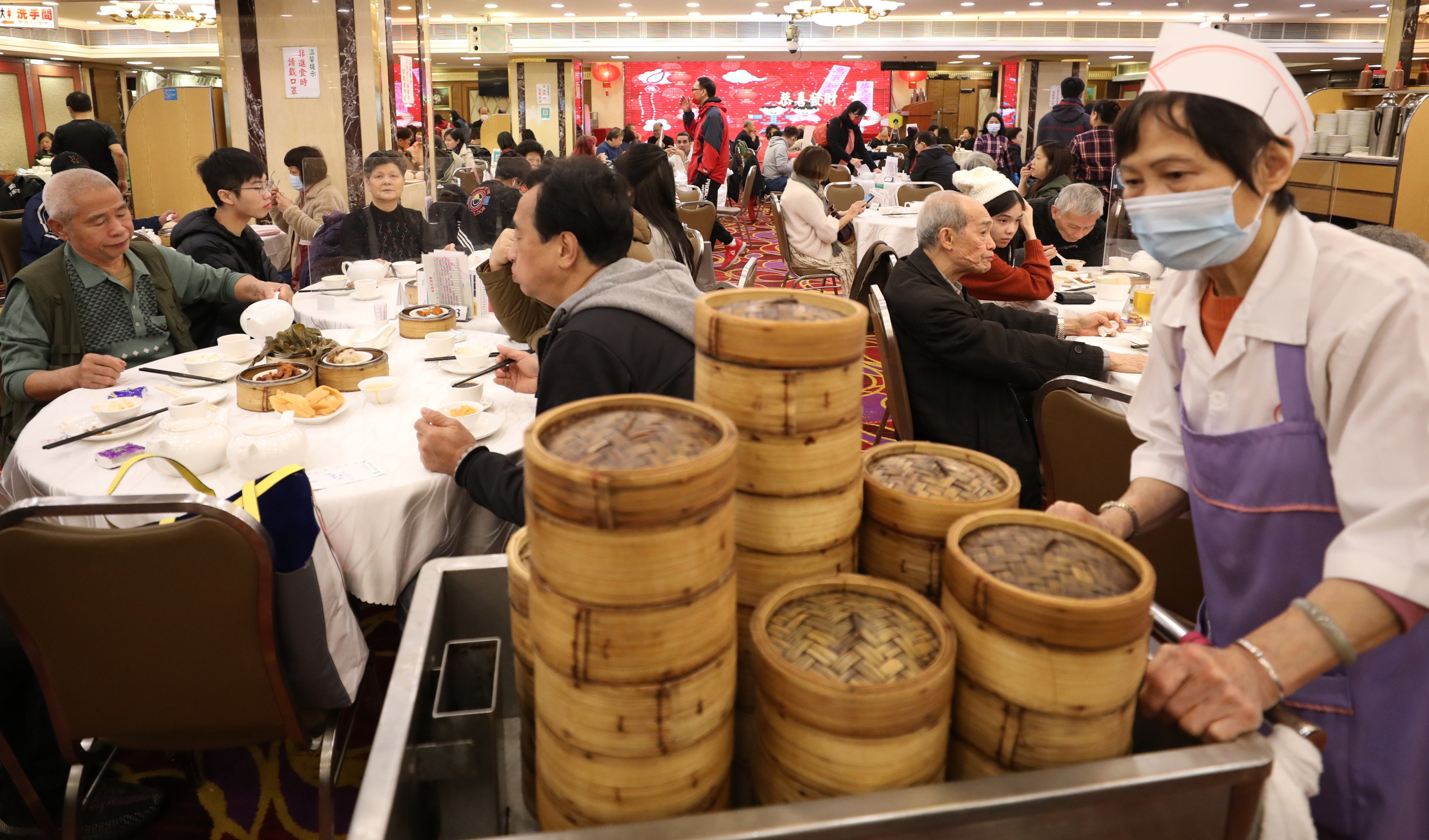 Some restaurants will offer a 29 per cent discount on menu items, but industry insiders say they may not be making any profits from the move. Photo: Jelly Tse