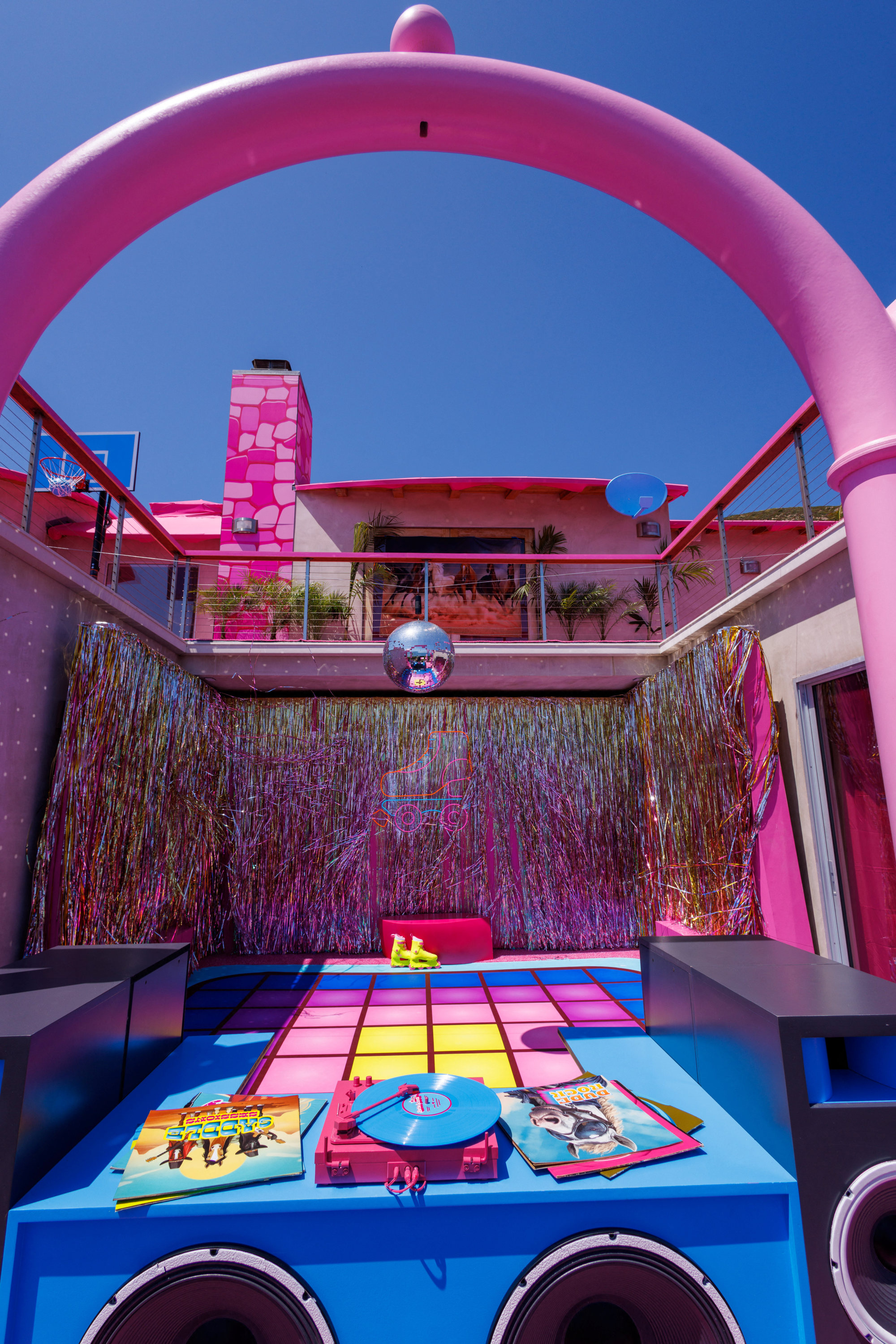 Airbnb Barbie Dreamhouse: Ken's Closet, Airbnb Brought Barbie's Malibu  Dreamhouse to Life — Here's How to Book