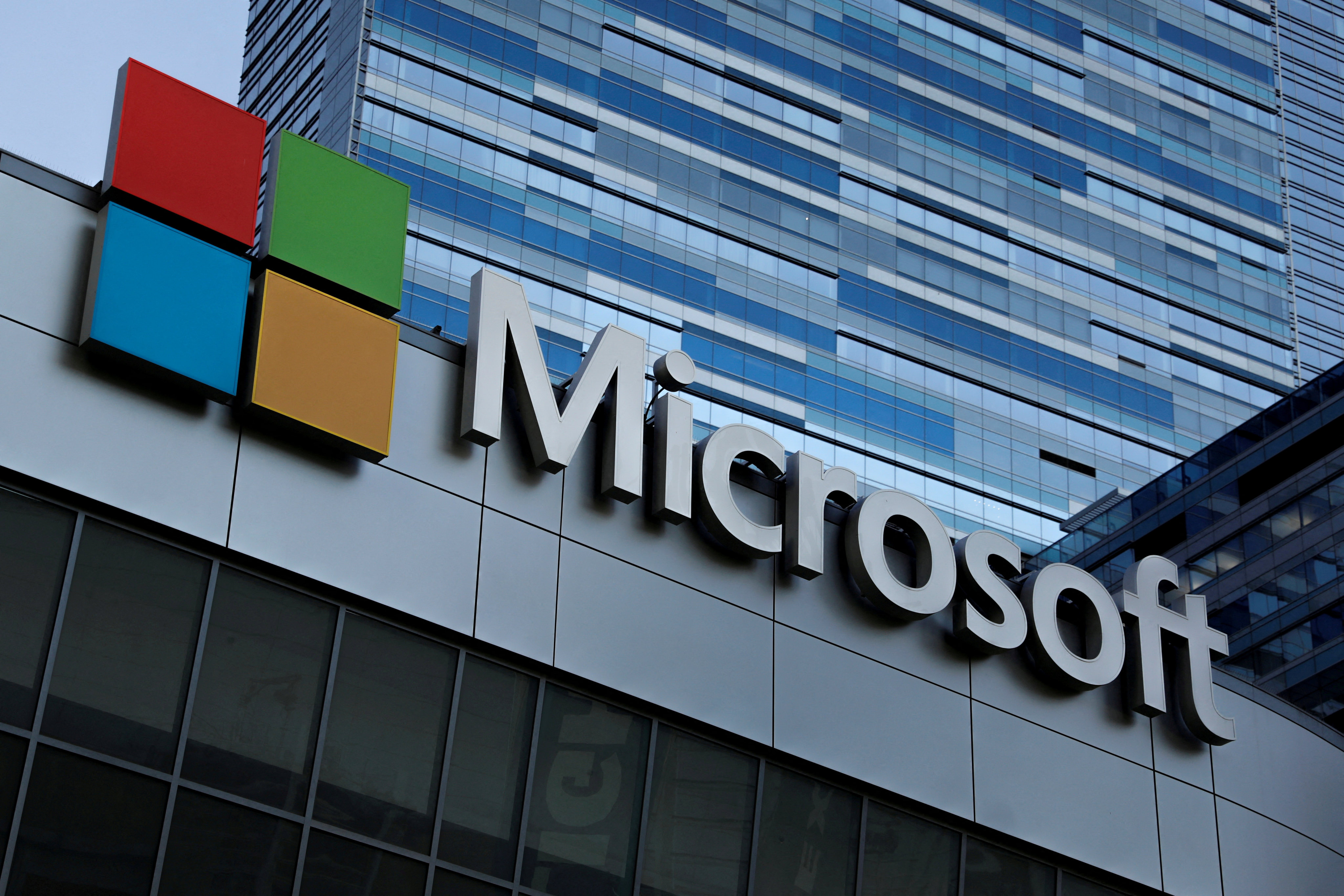 The Microsoft sign is shown on top of the Microsoft Theatre in Los Angeles, California, October 19, 2018. Photo: Reuters