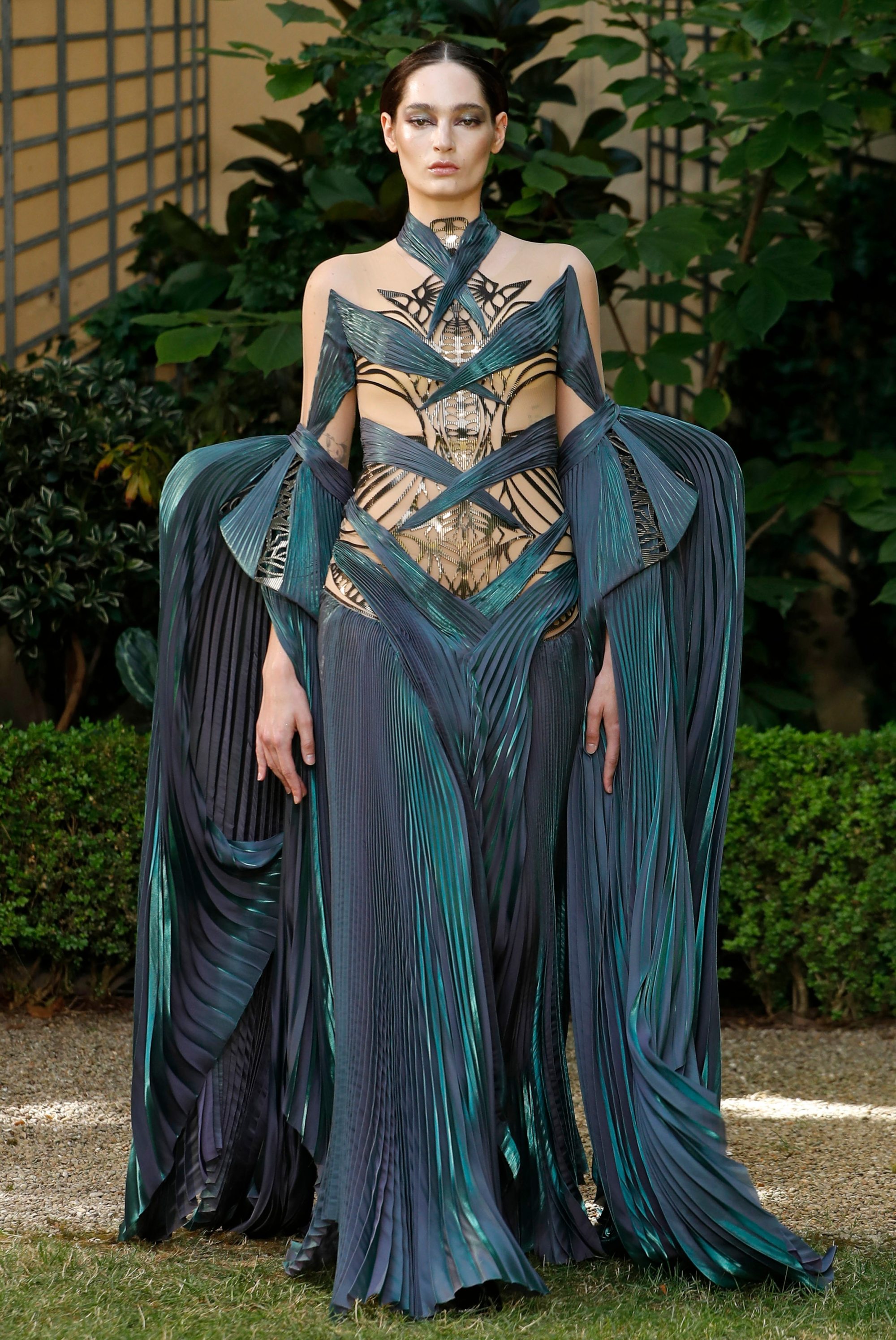 On with the show: Paris Haute Couture Week day 1 round up – while LVMH ...