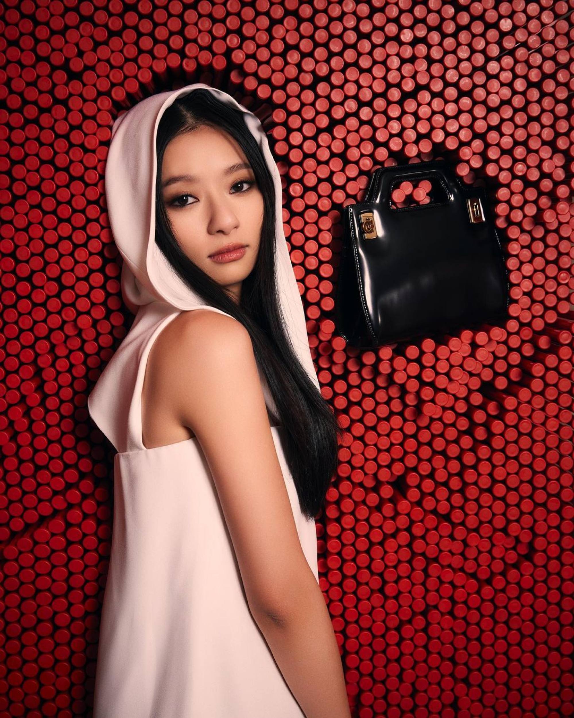 Hong Kong Cantopop star Kayan9896's luxury bag obsession: singer Jeannie Ng  Ka-yan has rocked a Louis Vuitton XL Twist, Versace Greca Goddess, Fendi  Peekaboo, Prada Galleria, Saint Laurent Maxi …
