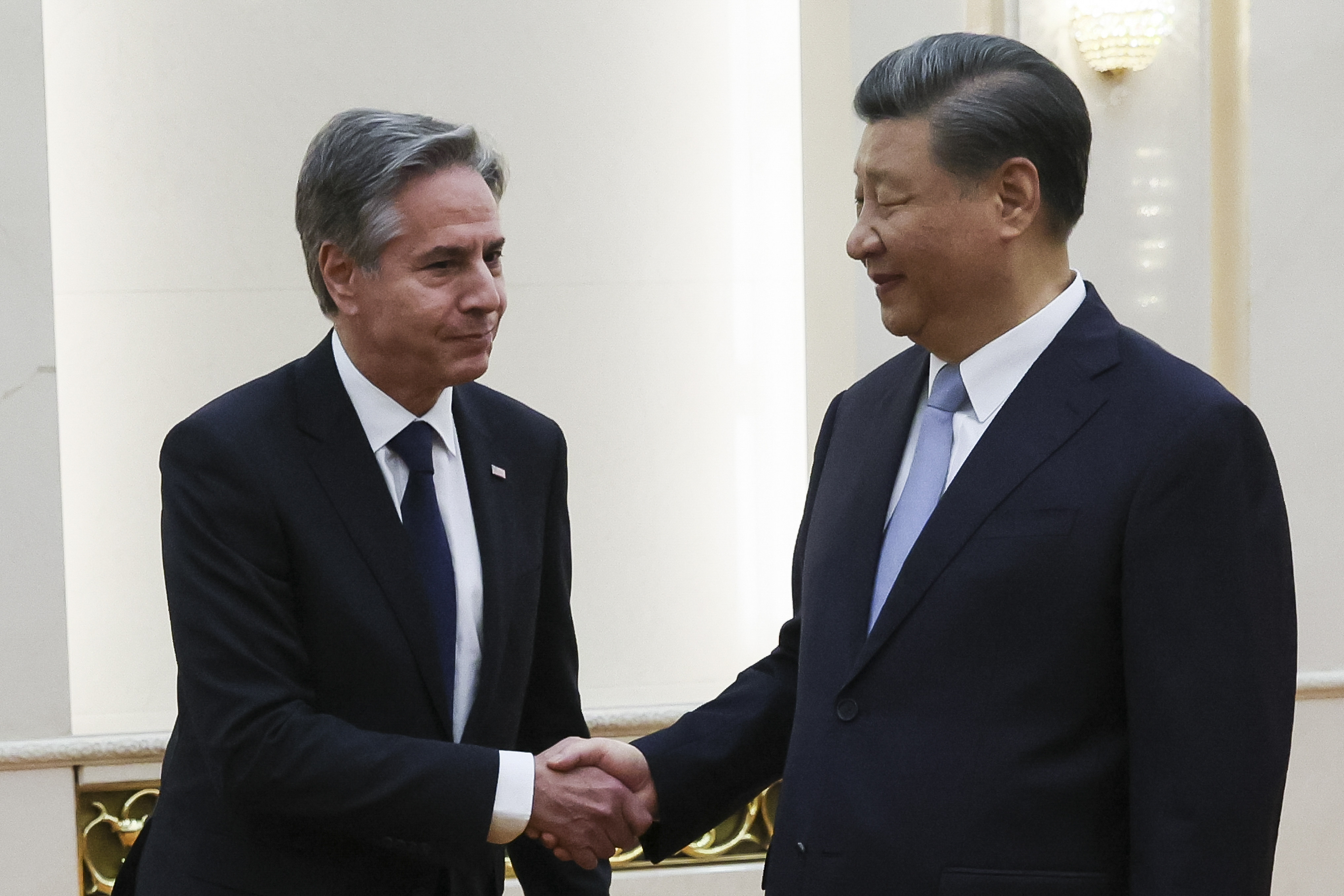 US Secretary of State Antony Blinken shakes hands with Chinese President Xi Jinping in the Great Hall of the People in Beijing, China, on June 19, 2023. Photo: AP