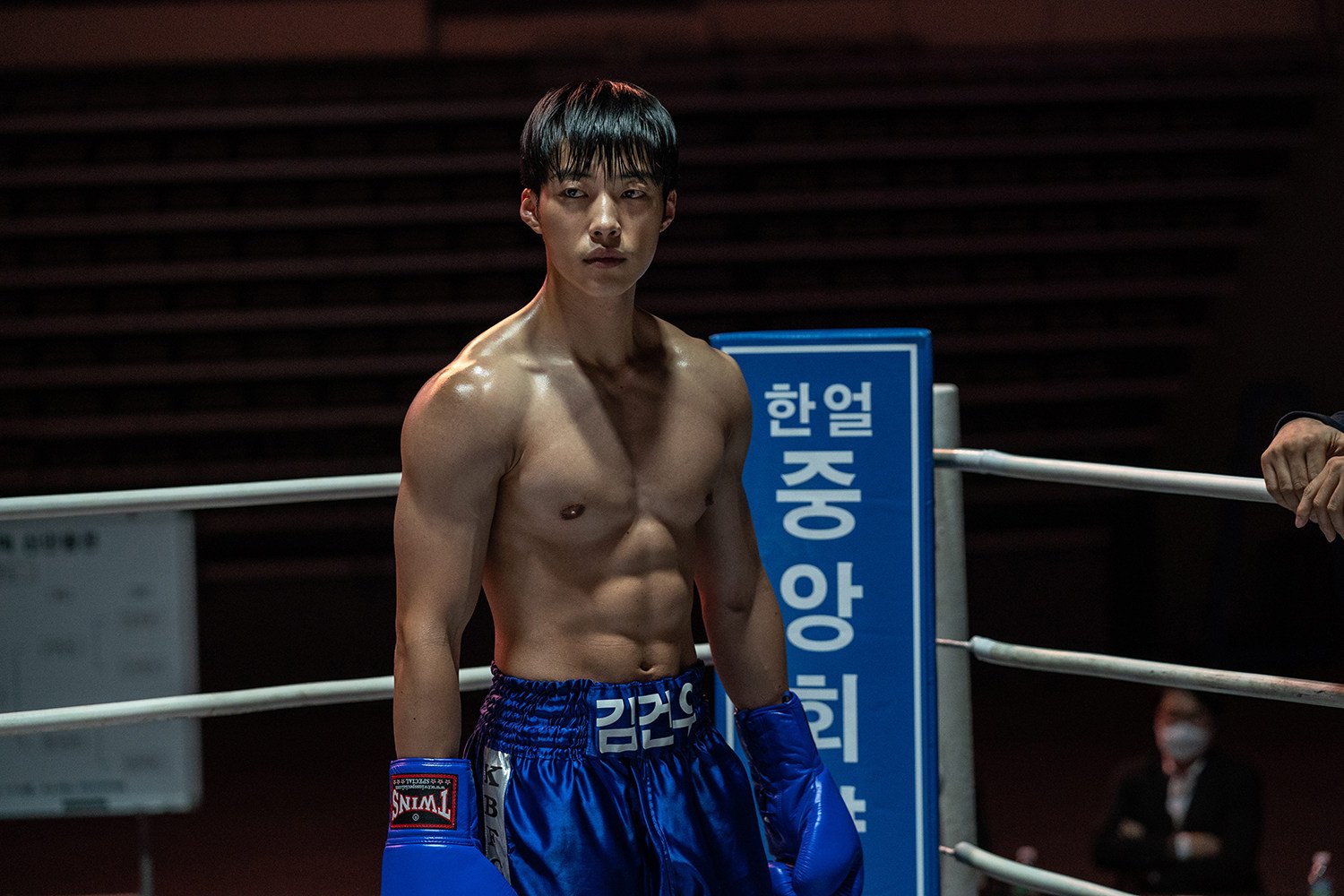 Woo Do-hwan in a still from “Bloodhounds”. Photo: Netflix